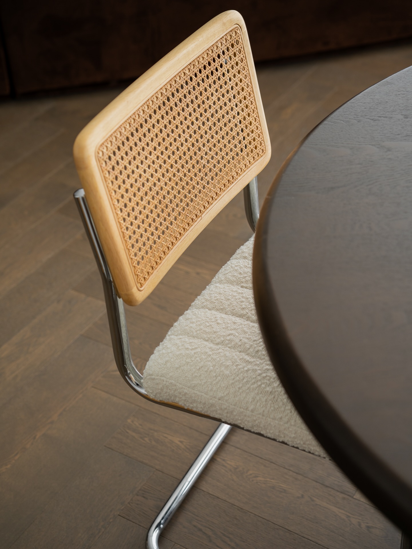 Come on! How freakin nice are these @lifeinteriors dining chairs! 👏
From our Mocha residence project in Coorparoo 🖤
#hausofgray
📷 @joeweaven
#interiorstyling #interiordesign #brisbaneinteriordesigner #homedecor #kavehome #lifeinteriors #interiordesignbrisbane #photographysetup