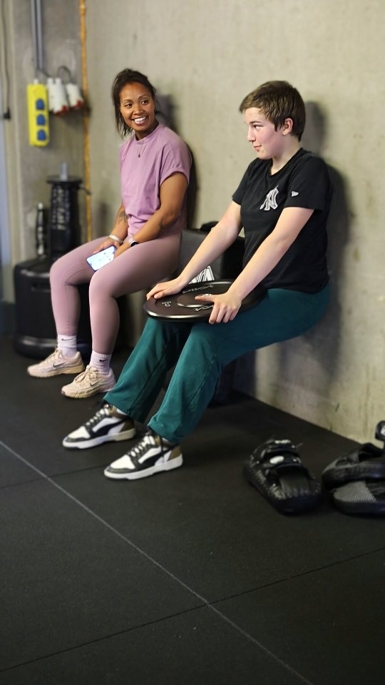 Bij @original_physic helpen we je slim en effectief te trainen, zodat je sterker wordt, blessures voorkomt en fitter door het leven gaat. Start vandaag en investeer in jouw gezondheid! 🚀
📅 Boek een gratis intake & begin nu!
📍 Personal Training in Amsterdam Noord
🌐 www.originalphysic.nl
📩 DM voor meer info!
#BeweegMeerLeefLanger #PersonalTraining #GezondEnFit #SterkerWorden #BlessurevrijTrainen #FunctioneleFitness #TrainSlimmer #Vitaliteit #ActiefLeven #PersonalTrainerAmsterdam #PTAmsterdamNoord #KebkoFunctionalFitness #OriginalPhysic #TrainMetKebko #LangLevenDoorBeweging #CoreStability #LongevityTraining #DuurzameGezondheid #InjuryFreeTraining #AmsterdamFit #TrainSmart #StrengthAndConditioning #MobilityTraining #HealthForLife