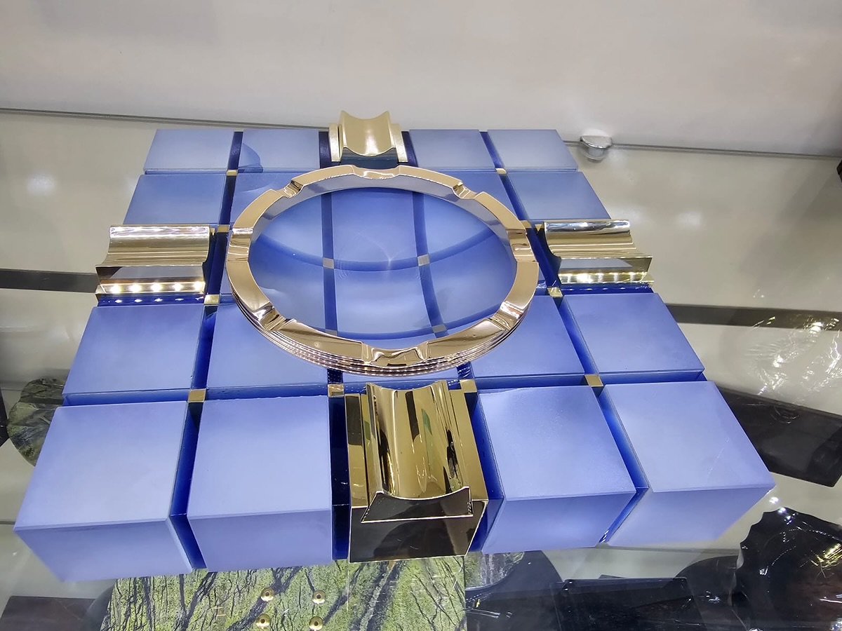 ๐ฅ Elevate your smoking ritual with the HANDMADE CIGAR & CIGARETTE ASHTRAY QUARTET 120 โ crafted from 120 precision-cut pieces of optic glass & brass, weighing 7 kg of pure luxury.โ
๐จ Features 4 magnetic, detachable holders + removable ash bowl for easy cleaning. Perfect blend of form & function.โ
๐ **Buy now at www.gpgrant.com**โ
#LuxuryAshtray #GPGrant #GPGrantAshtray #LuxuryCigarAshtray #CrystalAshtray #CigarAshtrayDesign #CigarRitual #ArtOfAshtrays #UltraPremiumAshtray #ElegantCigarLounge #HandcutCrystalAshtray #CigarLoversChoice #AshtrayCollectorsItem #CigarLuxuryMoments #CigarRitual #BespokeAshtray #CigarAccessories #CigarLife #SmokingAccessories #uniquegift #luxury #gentleman #gentlemanlifestyle #exclusive #LuxuryLifestyle #LimitedEdition #ShopNow #mensaccessories #swissquality #gift