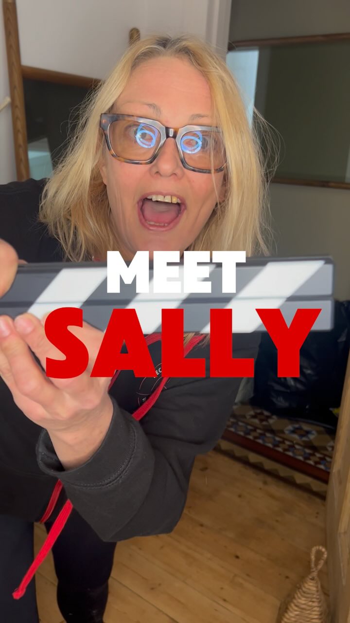 Meet Sally! The fabulous face behind Declutter Me 👋🏻
#narratortrend #declutter #organise #professionalorganiser #decluttering #organising #declutteryourlife #trend #inspirational #organiser #organisational