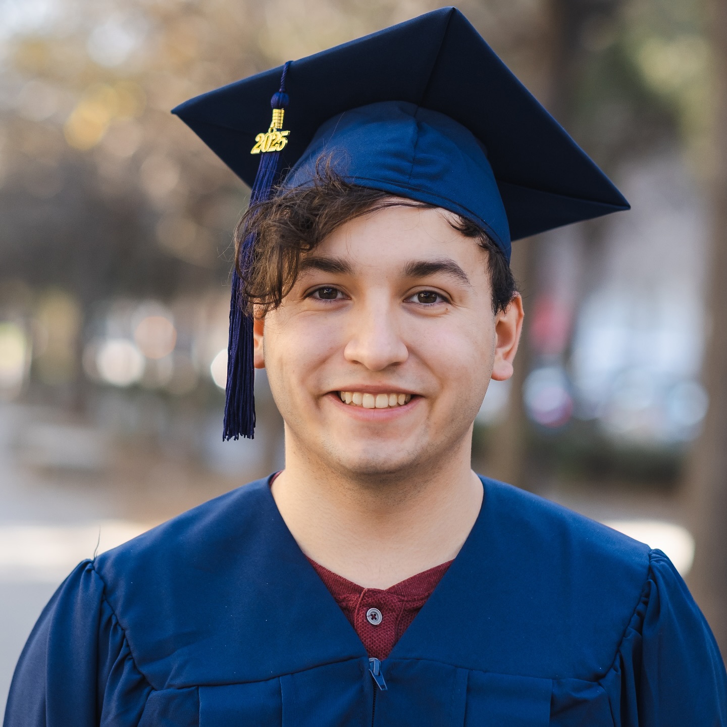 Countdown to ACIL International High School graduation 2025!
This is Luca!
📍 Born in California and raised in Washington, USA 🇺🇸
🔜 Luca is headed back to Washington 🇺🇸 where he will pursue a degree in Zoology at his local community college.
📖 “I prefer to be true to myself, even at the hazard of incurring the ridicule of others, rather than to be false, and to incur my own abhorrence.” — Fredrick Douglas