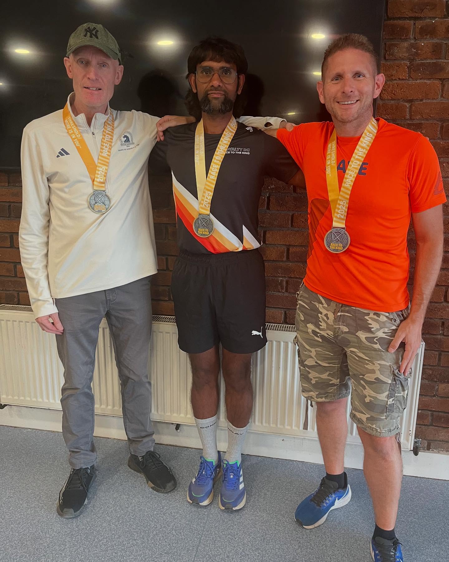 Last weekend brought with it some of the hottest temperatures we’ve seen this year - soaring into the 30’s. Most of us hid in the shade, sipped a cold drink and moved as little as possible. Not these three! John, Dave and Gautham took on the formidable Race to the King challenge! Gautham ran his first 50km race whilst John and Dave ran the full 100km!! (It was in fact 102.7km!! Not to mention the 5,000ft of elevation 😧) What an amazing achievement! Massive kudos to all three 💪💪🥳🥳
#racetotheking #100km #50km #instarunners #instarunning #runnersofinstagram #running #runners #runningintheheat #crazyrunners #ultrarunning #ultrarunners #ultras #clubrunners