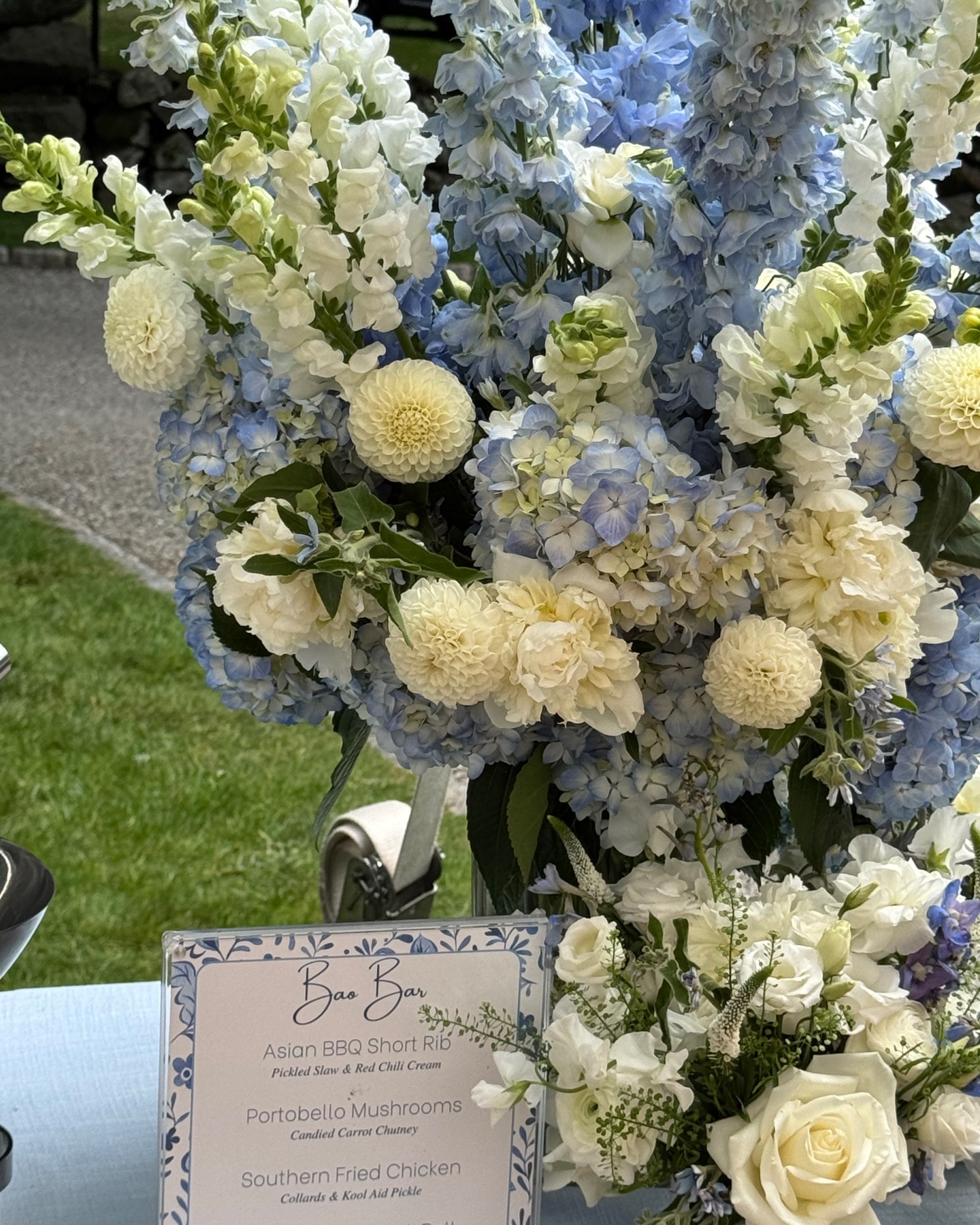 A huge thank you to Ruth @ruthridgewaydesigns for arranging this donation of wonderful blue/white flowers from a house party. When combined with our lovely weekly donation from @connecticutflowercollective, we made some of the most beautiful small arrangements for the residents at Pilgrim Towers in Stamford. Spreading joy is our passion and flowers are the best way we know to do that.....👏👏👏