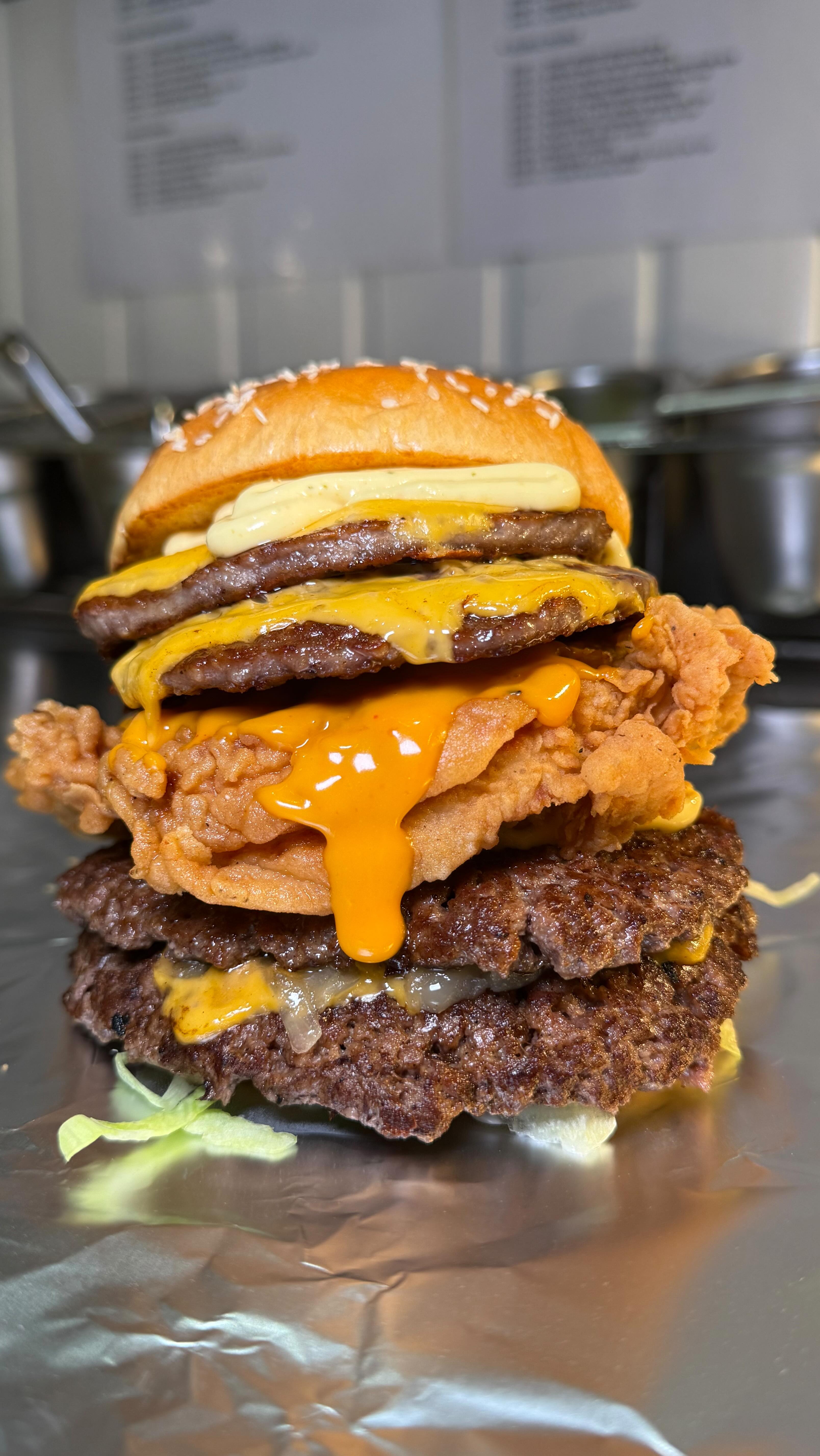 When the customers get creative and hungry at the same time 😆😋🍔
See our saved stories for our menu! 🔖
Call us on 01753923379 to make an order for collection or delivery! ☎️
You can also find us on UBEREATS! JUSTEAT! DELIVEROO 📲
Located 30 seconds walk from IVER station off the Elizabeth Line!
📍2 WELLESLEY AVENUE, IVER, SL0 9AY 🚶🏽 🚗 🚲 🏍️ 🚂
#simplydelicious #burgers #halalburgers #bobsburgers #burgersuk #iver #moza #uxbridge #hayes #westdrayton #yiewsley #tasty #delicious #halal #halalfood #halalfoodie #foodstagram #foodblogger #brunel #bruneluniversitylondon #bruneluniversity #takeaway #doner #saucydoner #saucywings #saucystrips #wings #chickenstrips #tenders