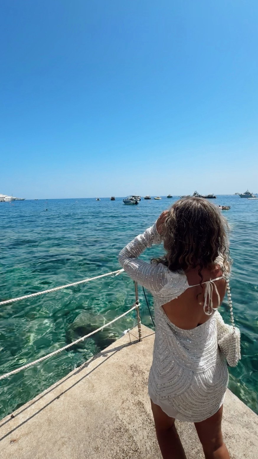 C A P R I blue 🥥🐚
#fyp #capri #italia #glow #sea #mavi #sun #europe