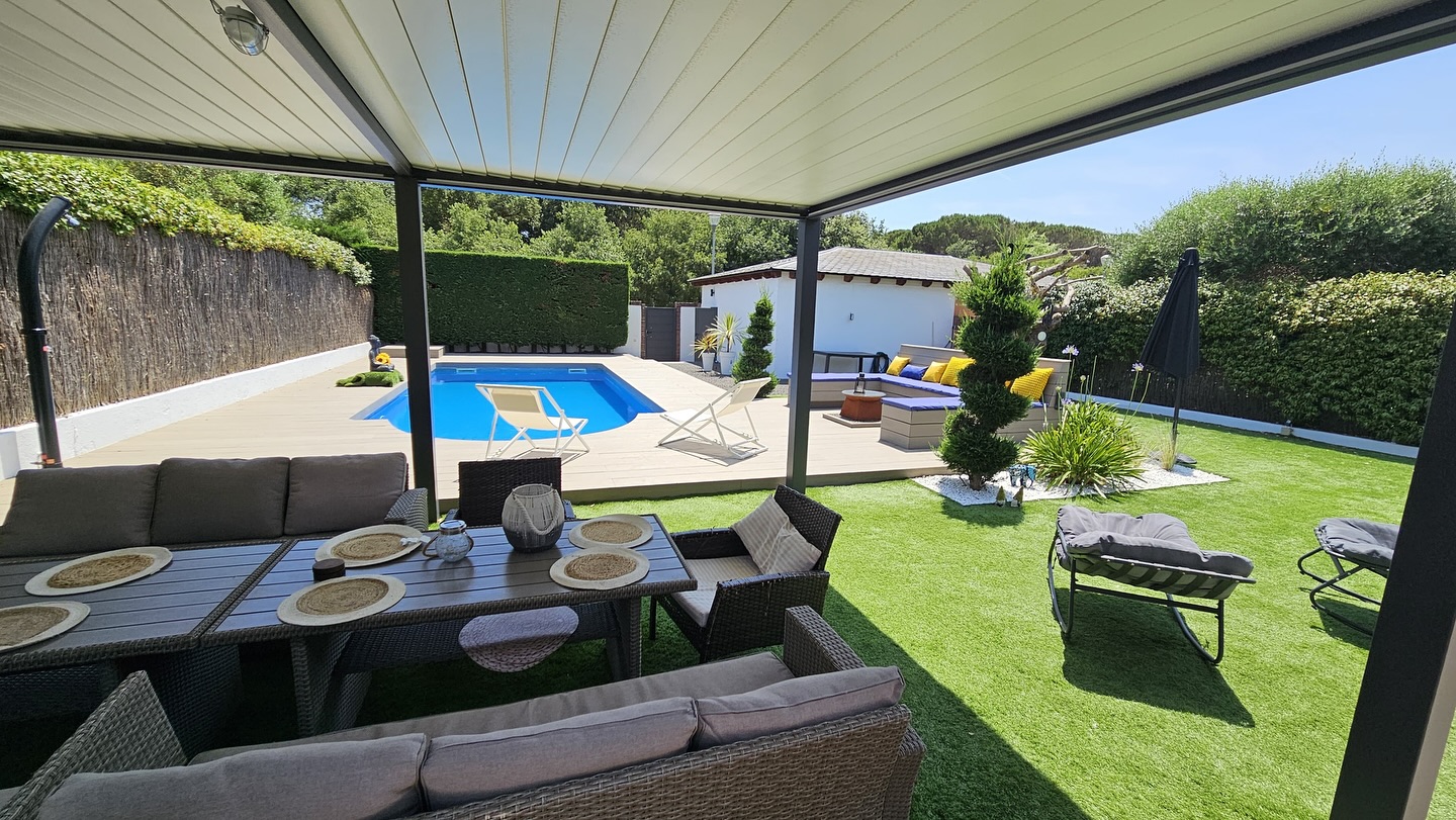 SUMMER👙🩴🩱🦋
#holidays #sun #swimming #music #friends #weekend #chillout #gironaemociona #vidreres