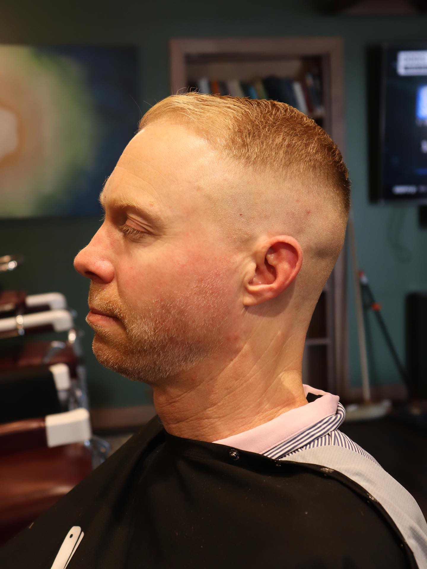 Taking appointments all summer long! ☀️💈book with us online using the link in bio or call today
•
•
•
•
•
#bostonbarber #massachusettsbarber #summerhaircut✂️ #wellesleyma #newtonma #freshhaircut💈✂️