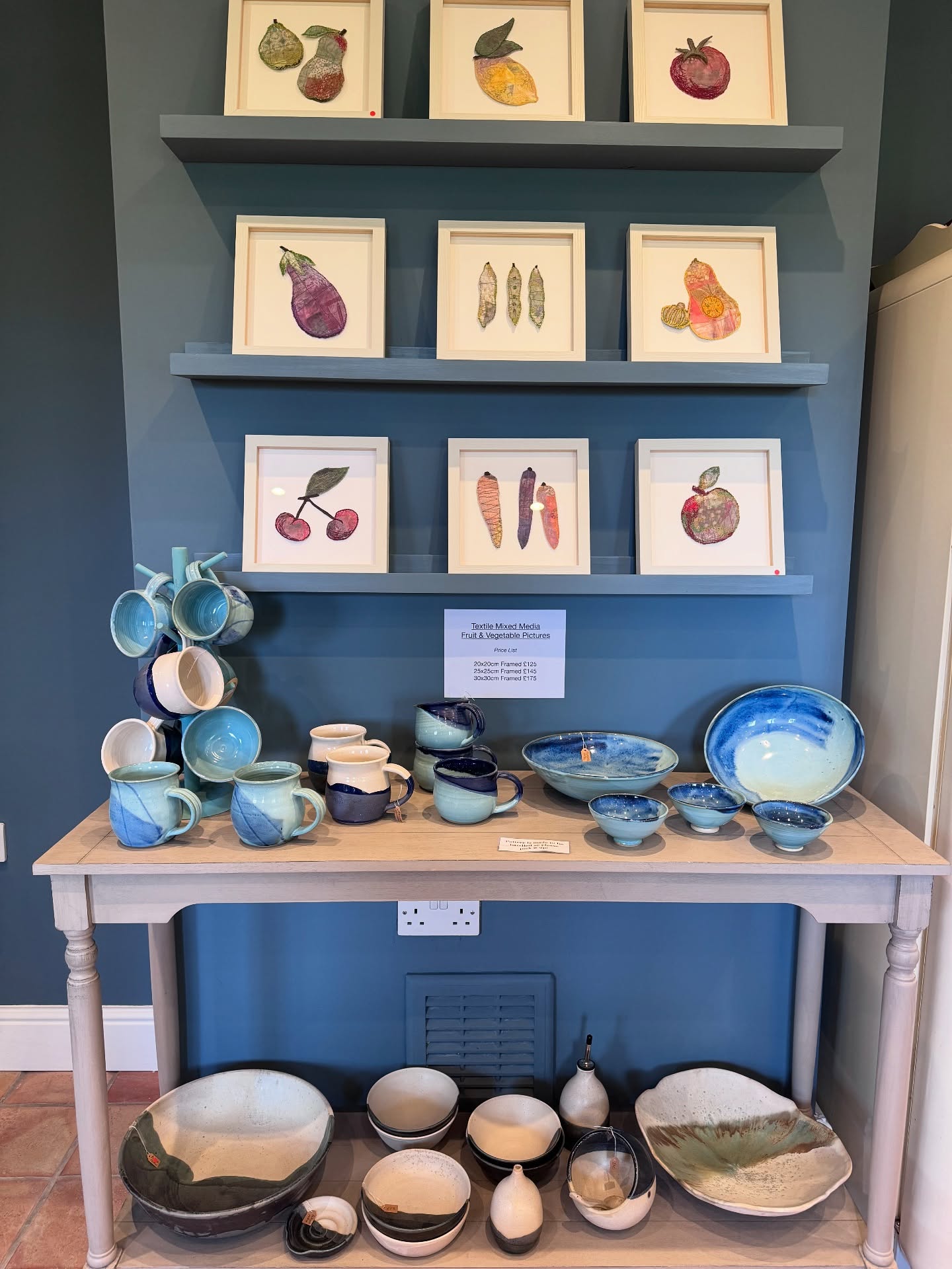 It is the perfect day to get out in the sun and visit some #surreyartistsopenstudios
We are open today from 11-5am & this evening 6-8pm we look forward to welcoming you to this fabulous studio! @mandyjillart @joanneolneyart
#openstudios #dorkingarttrail #dorkinggroupofartists #parkgatepottery #potterylover #surreysmallbusiness #surreylife #dorkingbusiness #dorking