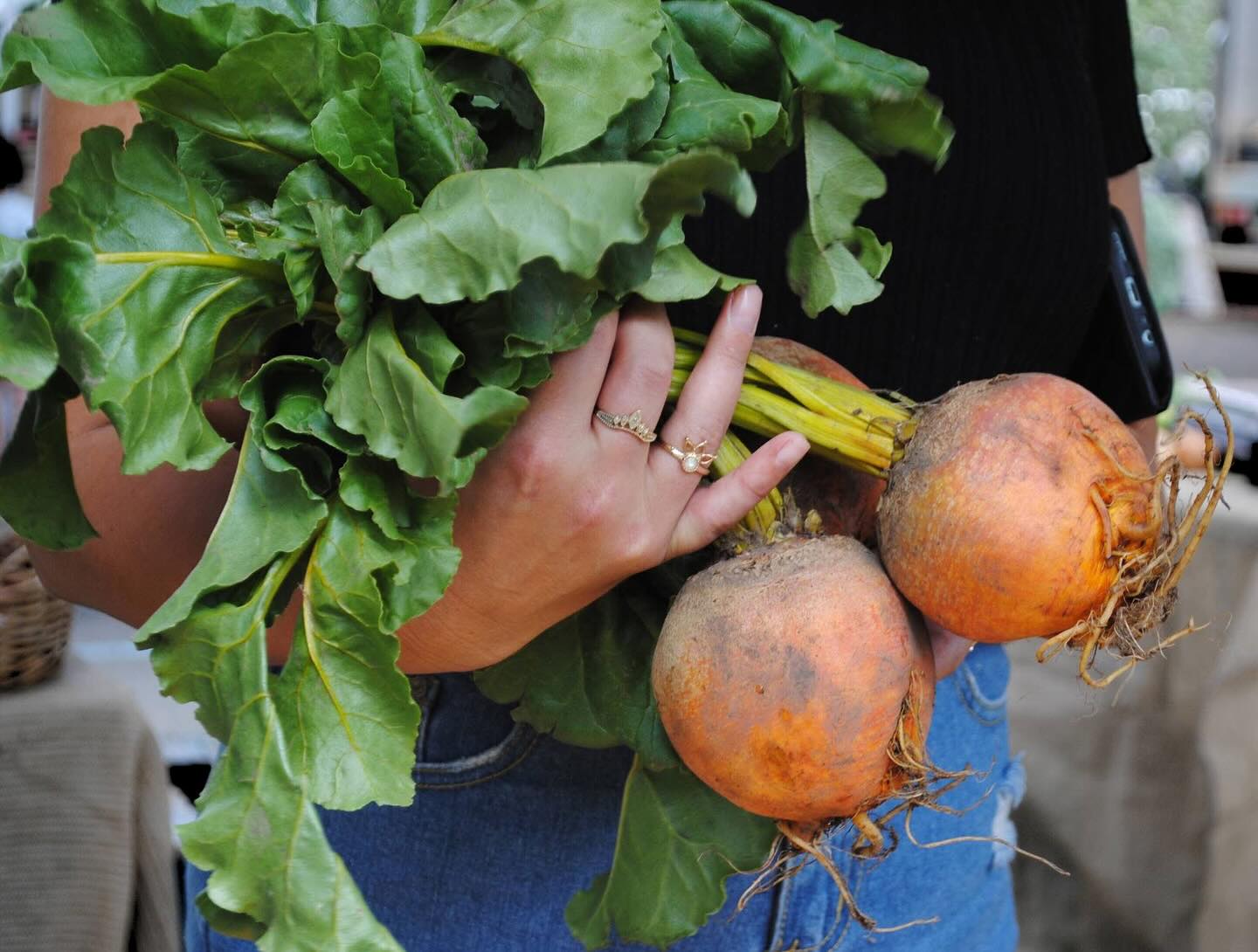 Green juice with golden beets, ginger and lemon 🫚 🍋!
Feel like you need some easy greens?
We love using the best from @plentyvalleyproduce @remispatch and @thrivingfoodsfarm
Come and visit us on Sundays at @melbournefarmersmarkets @farmersmarketalphington @elthamfarmersmarket