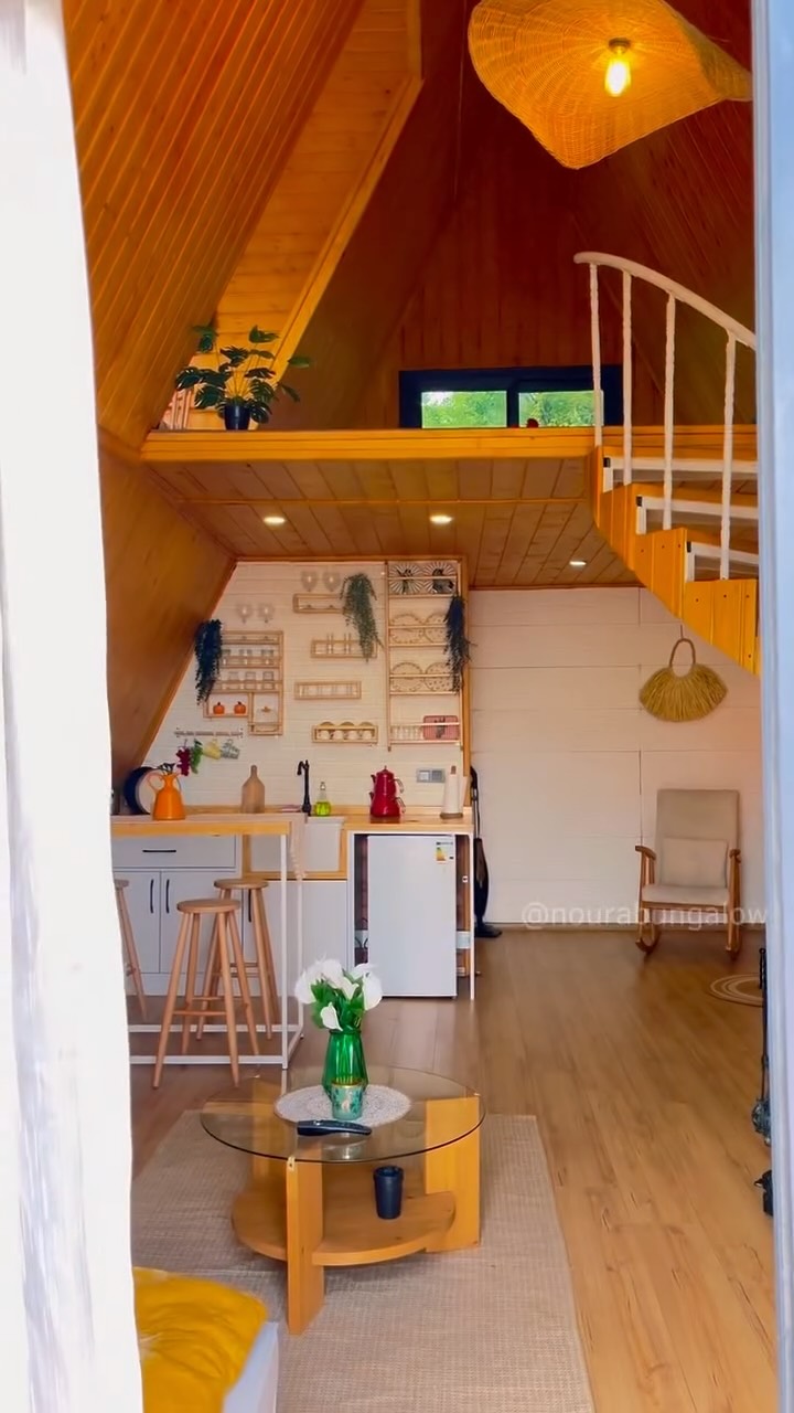 🏡Arslanköy göl manzaralı, jakuzili, geniş bahçeli, havuzlu bungalov😊👇🏻Birlikte gitmek istediğin arkadaşlarına gönder🙏🏻
💵fiyat bilgisi : 0545 672 95 00
👩💻 web sitesi: www.nourabungalow.com
Mersin/Arslanköy
🏕️ 5-6 Kişiye kadar konaklama
🌅Göl Manzaralı
🏊🏻♀️Özel Havuz
🛀Jakuzili
🍽️ Amerikan Mutfak
🔥Şömineli
🍖Mangal
💨Klima
🛜Ücretsiz Wifi
🪴Müstakil Bahçeli
🚘Ücretsiz Otopark
#mersinbungalov #bungalovevleri #bungalovtatili #bungalows #bungalow #bungalov #tatilköyü #arslanköy