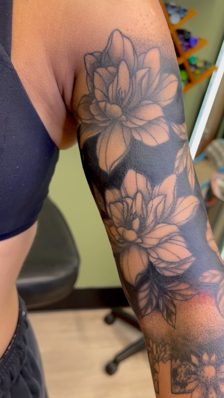 Some fun tattoos! Book your appointment so you can be cool too 😎
#sanantoniotattooartist #femaletattooartist #customtattoo