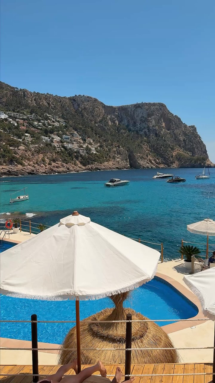 ✨ We visited @beachclub_granfolies club to see if it’s truly worth visiting!
The @beachclub_granfolies is a beautiful beach club with an incredible view, mouthwatering dishes and amazing drinks! 🍸☀️
Follow for more hidden gems in Germany and the Balearic Islands! ✨
We simplify your life with our Finest Touch ✨