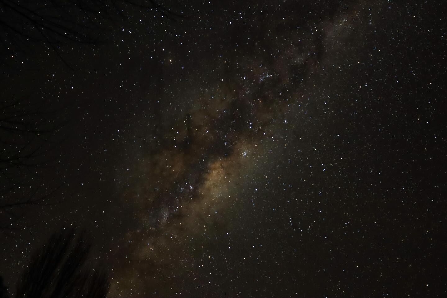 The stars came out to play last night. Even after 13 years of living here at Lappi Farm, the stars still stop me in my tracks. I find myself gazing, letting my eyes get used to dark as more and more pin pricks of light appear until the hazy glow of the interstellar clouds of the Milky Way become visible to naked eye.
#lappifarm #farmstay #stargazing #farmexperience #petfriendly #snowymountainsnsw #destinationjindabyne #canberraweekend #sydneyweekend