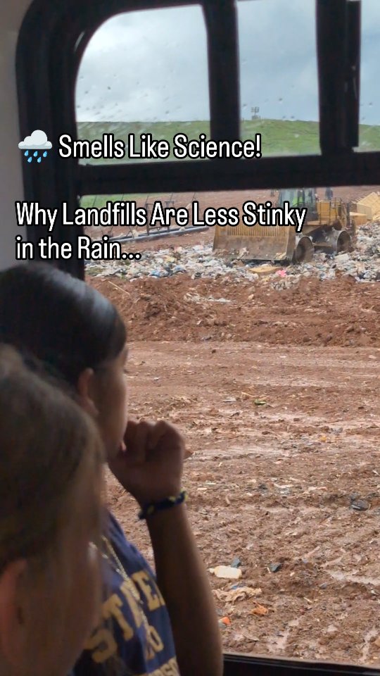 Today’s field trip = trashy in the best way. Did you know rain can actually make landfills smell better? Cooler temps + wet air = odor control! Our budding scientists braved the drizzle to learn how Loudoun County manages 200,000 tons of waste every year — and why a rainy day made it a lot easier on the nose!
#learningadventurebus #summercamp #ecoexplorers