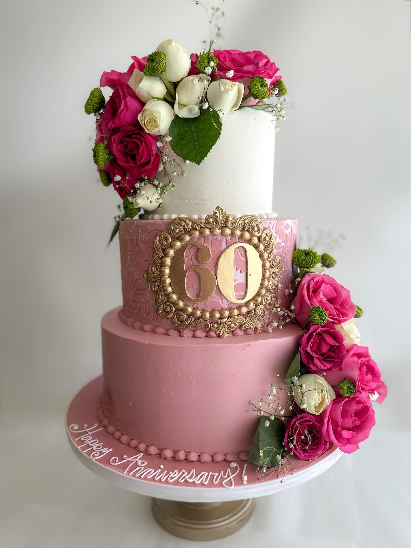 I often ask couples that are celebrating a milestone anniversary what their secret is, and I hear the same thing over and over: take it one day at a time and always choose LOVE.
So here’s to love and the couple that celebrated their love with this gorgeous cake!
#customcake #anniversarycake #60thanniversarycelebration #pinkandgoldcake