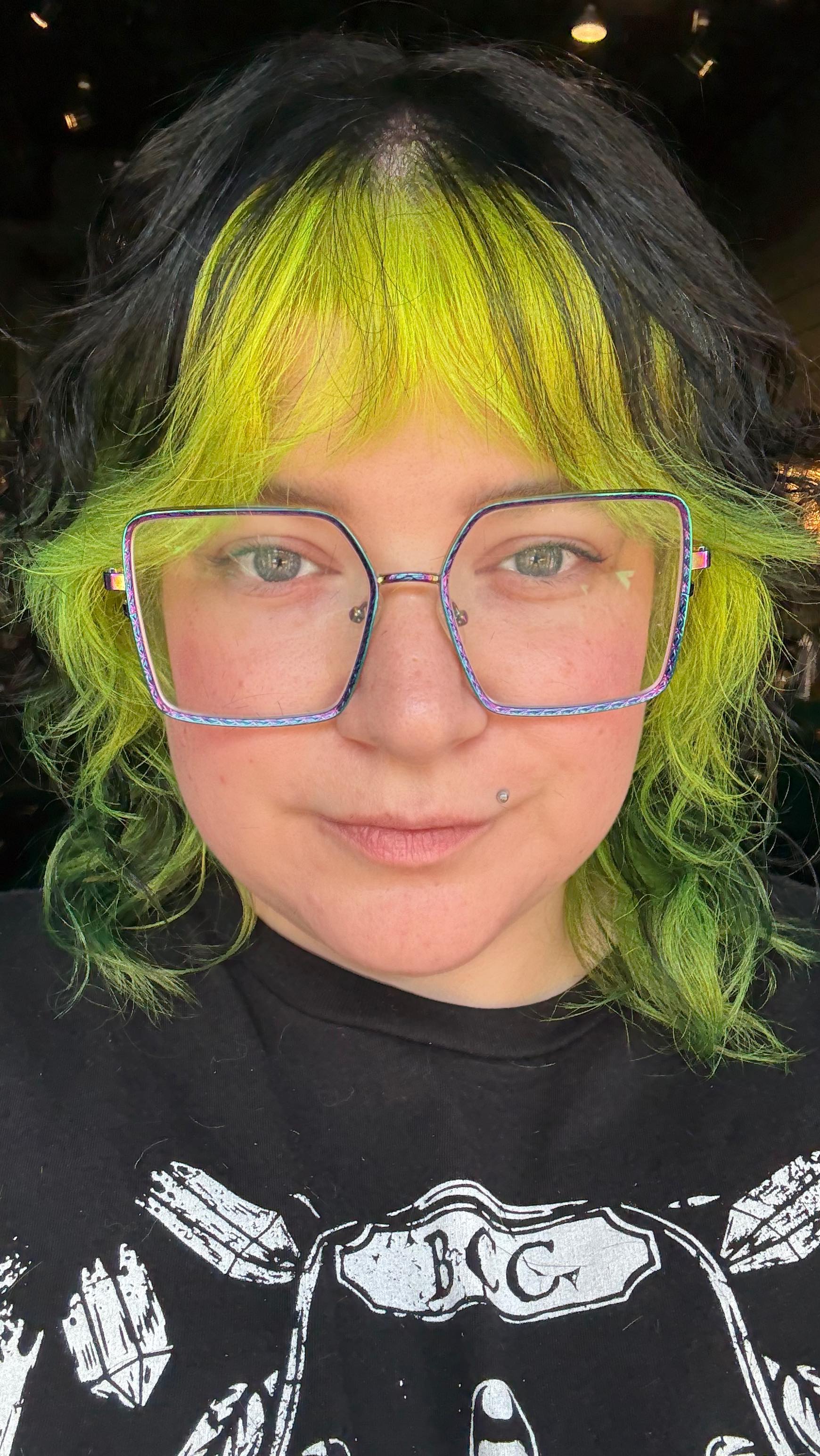 Truth: @thesamillz doesn’t do vivids.
But Simone likes to be cool so she dabbles every now and then. 😉