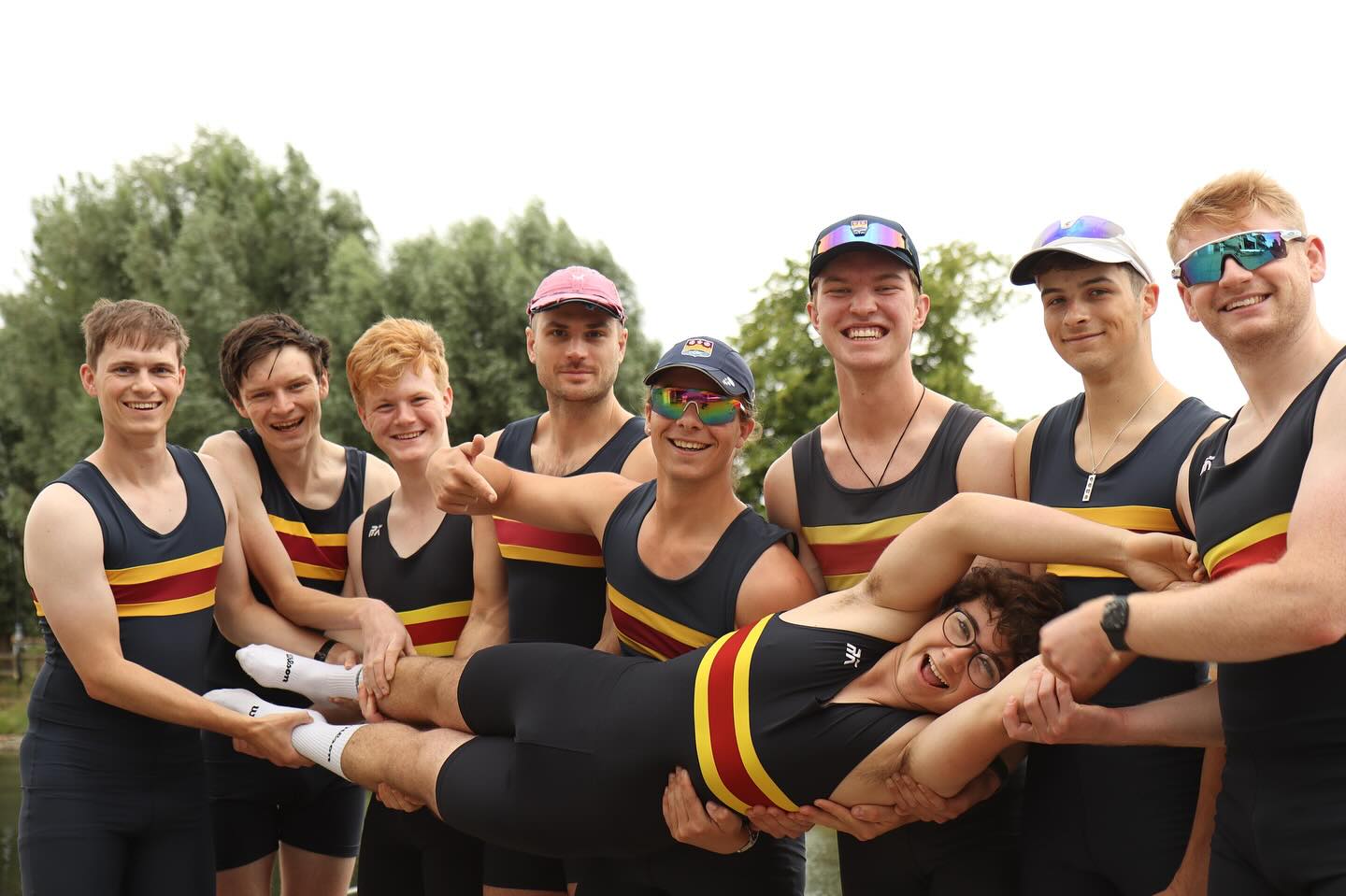 Henley Royal Regatta - Thames Challenge Cup ‘B’
Meet the men’s eight aiming to qualify for @henleyroyalregatta this Friday from 2pm!
This boat is formed from a composite of the club’s junior and performance squads, showcasing the depth of talent within the club this year 💙💙💛❤️💛💙💙
C: Ed
S: Spencer Knight
7: Elliot
6: Harrison
5: Arthur
4: Andrew Marsden
3: Hugo
2: Will Lloyd
B: Alec Berry