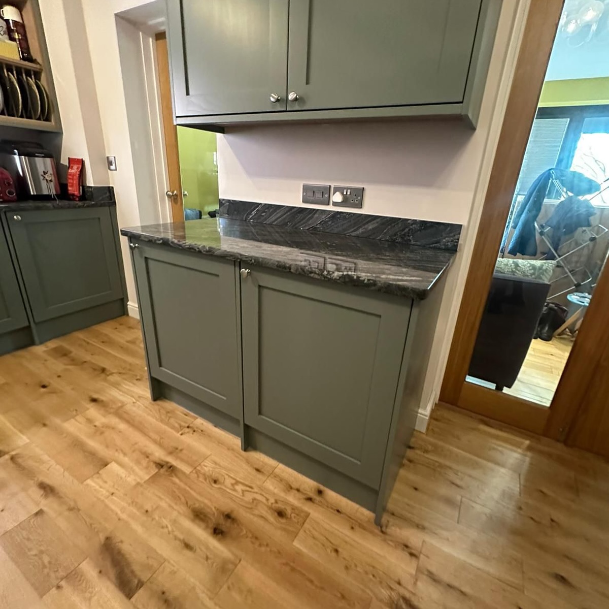 A full kitchen transformation completed 👍
Are you planning to transform your kitchen? Get in touch with us today, we’re a Shrewsbury based builders!
•
•
•
•
#CMBuildingServices #ShrewsburyBuilders #ShropshireConstruction #HomeRenovationUK #HouseExtensions #PropertyRefurbishment
#NewBuildHomes #ReliableBuilders #LocalTradesmen #ShrewsburyHomes #BuildingDreams
#RenovateYourHome #HomelmprovementUK #brashireBusiness #TrustedBuilders #ConstructionExperts #HouseTransformation
#QualityCraftsmanship #UKBuilders #ShropshireLife #shrewsburybuilder #shropshire #shrewsbury
CM Building Services Shrewsbury builders
Shropshire construction
Home renovations Shrewsbury
Extensions and conversions in Shrewsbury
Local builder Shropshire
•
www.carlmorrisbuildingservices.co.uk