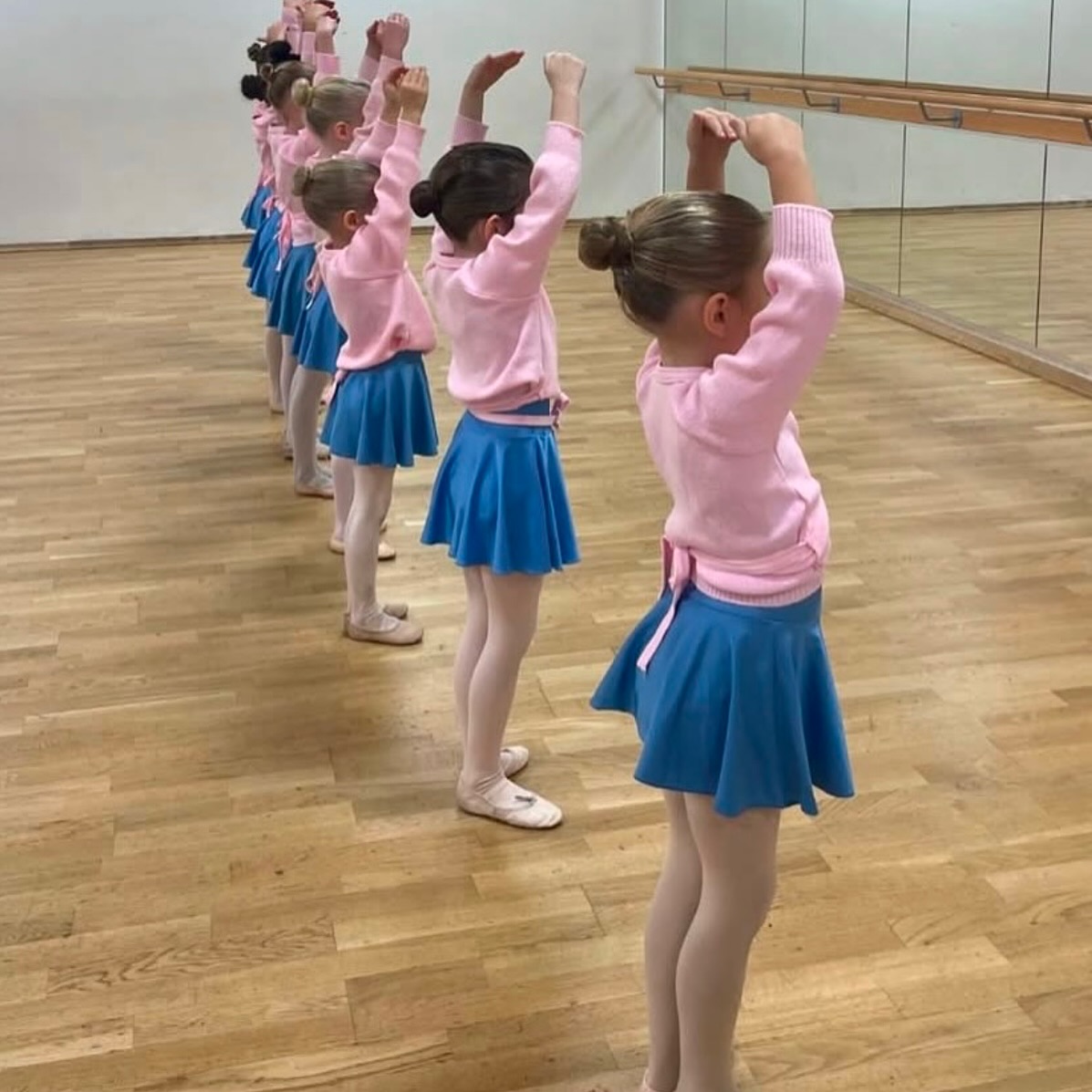 Ballet is at the heart of what we do 🫶🏻 🩰
Our special blue dresses and pink cardigans have been twirling around and spreading joy for almost 40 years.
We have a very personal philosophy when it comes to introducing our students to the wonderful discipline of ballet. We could try to explain it on here, but really you have to experience it to feel the true essence of what we do. “This is magical”, “This is special”, “This is pure joy” are comments we hear regularly from teachers, family and friends.
If you would like to learn more about what we do, as a teacher, student or perspective business owner, get in touch. Links in bio.
#ballet #dance #dancer #ballerina #balletdancer #dancers #balletphotography #balletlife #dancelife #dancing #jazz #balletclass #pointe #hiphop #art #dancersofinstagram #balletpost #dancephotography #pointeshoes #contemporarydance #tap #balletworld #contemporary #danza #worldwideballet #love #dancestudio #photography #tutu #balletinspiration