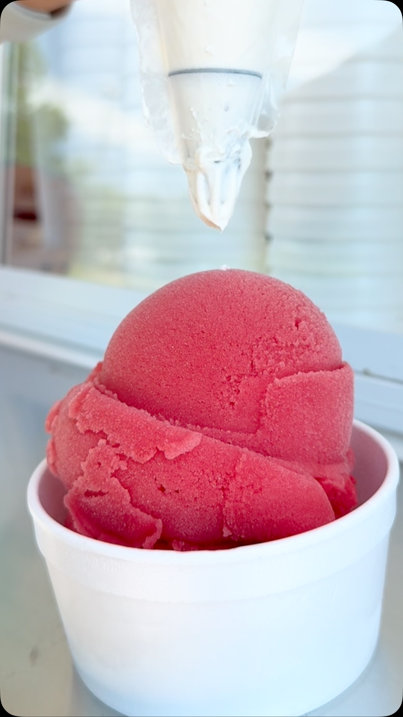 🍓Strawberries n Cream 🍓
Come see us today at our usual spot from 12pm-6pm! 🫶🏼🤗
#twistedice #fairhope #baldwincounty #sweettreats #frozenfun #healthy #familyvibes #gulfcoast #dessert #alabama