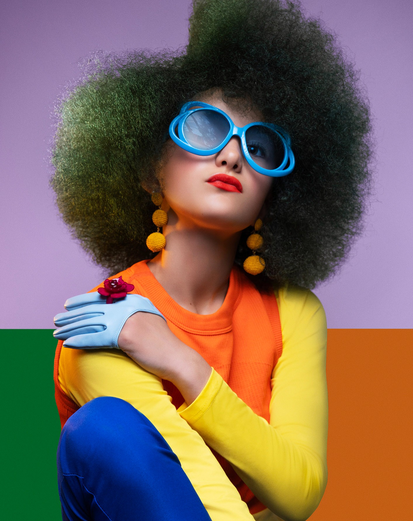 Check out this incredible, vibrant image from Kylie Hayes’ ultra-cool "Vivid" Collection, I mean, seriously, how much fun is this?! Captured with my trusty Sony A7R5 paired with the super sharp GMaster 24-70mm f/2.8 lens, it’s all about getting those crisp details that pop.
Lit by my fave go-to setup, a 4-foot Profoto octa with a grid, the lighting sculpts every curve, giving this photo its playful yet polished vibe. Those oversized electric-blue shades, statement earrings, and bold splashes of orange, yellow, and cobalt blue make it impossible not to smile. Kylie’s hair artistry brings this look to the next level, talk about personality overload!
Model: Jeila
Hair Art: @kyliehayeshairartist
Photography: Me
Retouching: Peter Orlik
#KylieHayesHair #VividCollection #ColourPop #BoldFashion #SonyA7R5 #ProfotoLighting #AngelaHaigPhotography
