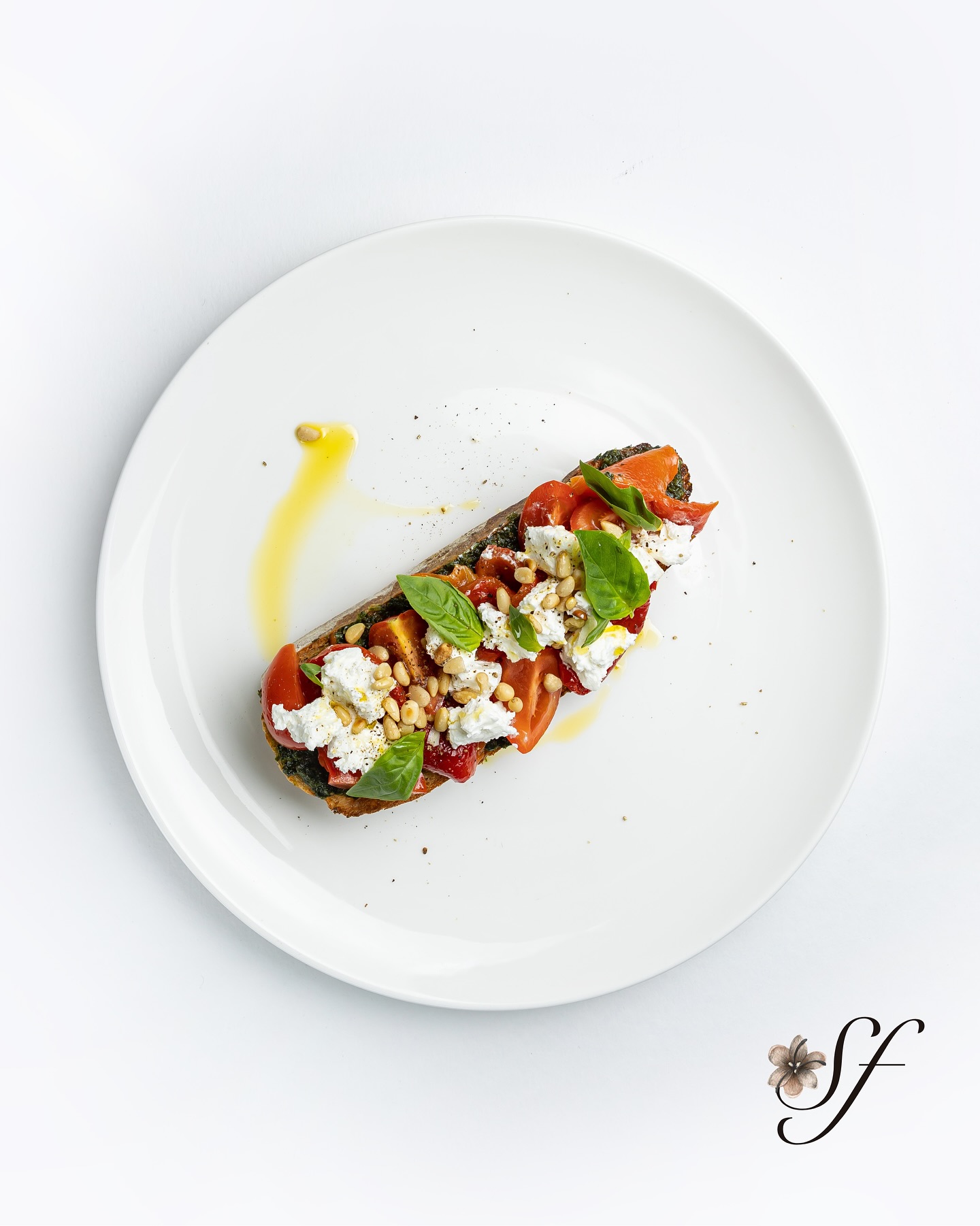 🌿 Bruschetta Bliss, The Saffron Way🍅✨
Crispy artisan bread, golden olive oil, heirloom tomatoes, fresh herbs... and that unmistakable Mediterranean flair🌊🌞.
At Saffron, we elevate the classic bruschetta into a luxurious moment of pure pleasure.
A touch of za’atar, a whisper of saffron, and that perfect balance of crunch & aroma, made to delight, designed to fly. 🛩️
📍 Serving at Marrakesh, Rabat, Casablanca & Tangier
📩 Order yours: orders@saffron-vip.com
Because indulgence… starts with a bite. 🍃
#BruschettaBySaffron #MediterraneanLuxury #JetGourmet #SaffronMoments