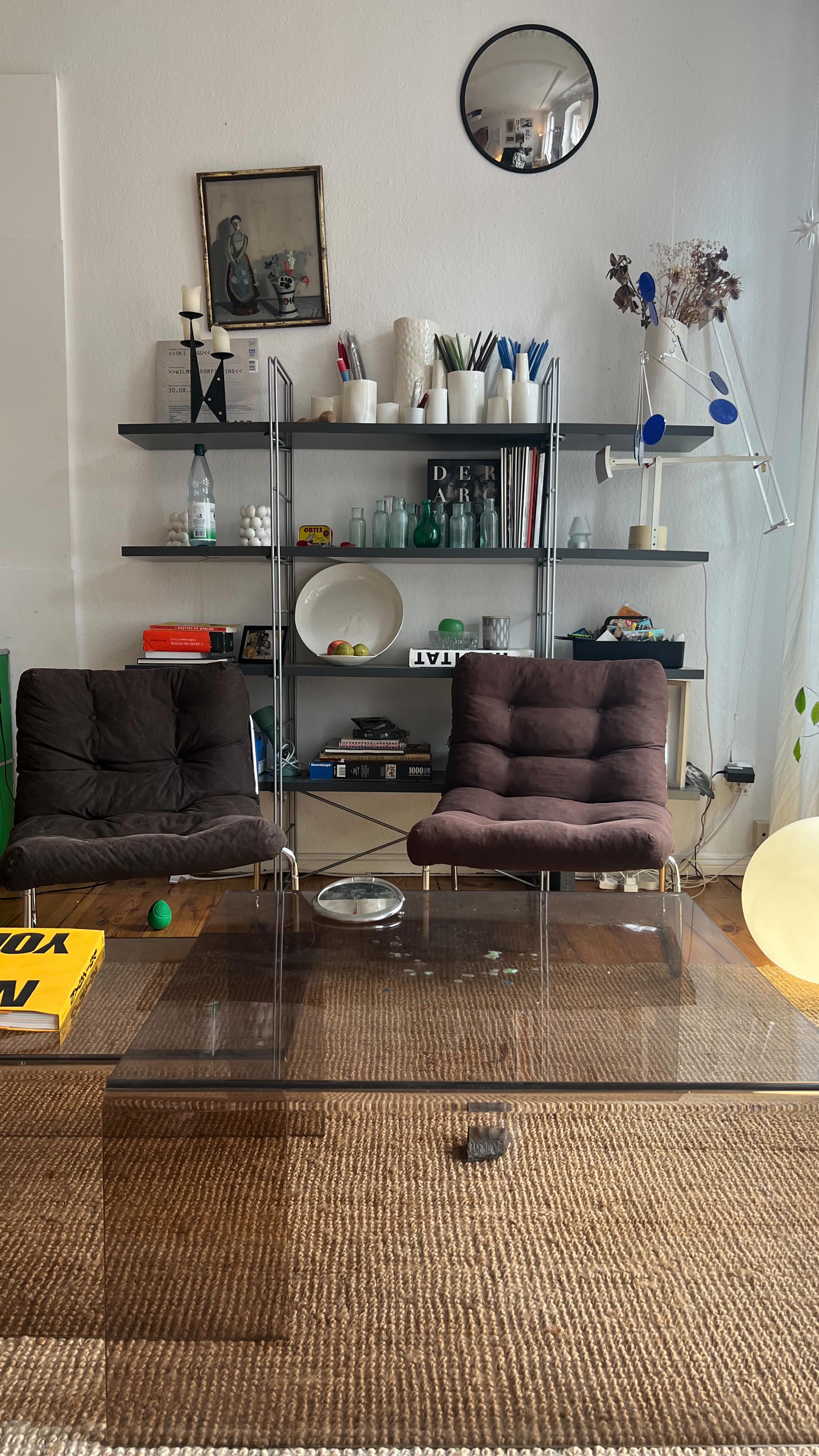 How it really looks when you are producing a kinetic mobile in your own living room 🙃
Mobile 22
Kinetic mobile, designed in Berlin, made in Germany and available in three colors - blue, red and black.
Delivery within Germany: 2-3 days!
Visit piecebleue.com (link in bio)
#Kineticart #Kineticmobile #Mobile #MadeInGermany #BerlinDesign #HomeDecor #MobileArt #PièceBleue #Interiordesigngifts #berlininterior #interiordesign #kineticsculpture #smallbusinessowner