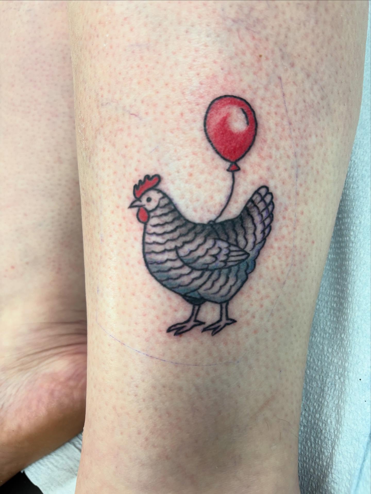 Lil chicken from walk-in’s last week 😝 #tattoo #chicken #chickentattoo #blackandwhitechicken #queertattooartist
