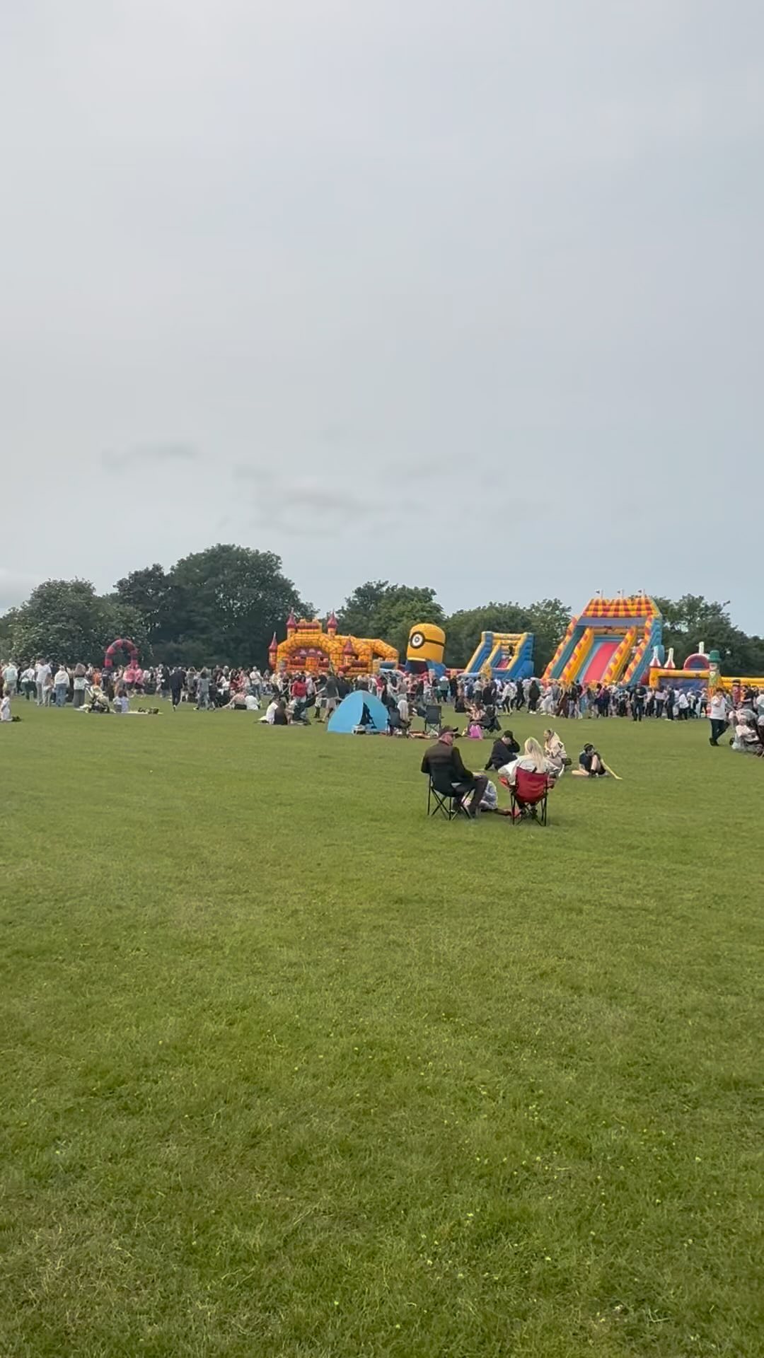 Not even halfway through the day and itâs been insane! Everyone here is so lovely đ
Itâs loads warmer than that sky is suggesting too! âď¸
@southportfoodfest
#southport #handmadebyus #handmade #laserengraved #lovewhatwedo #spring #halfterm #weekend #partnersincrimeđ #foodfestival