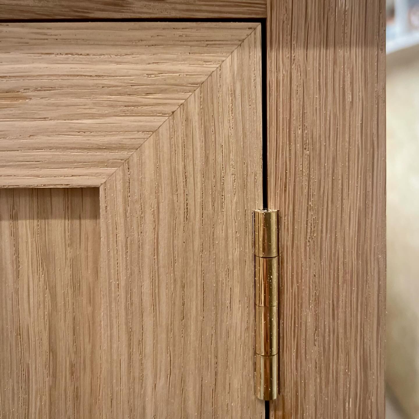 Perfect alignment isn’t luck — it’s precision.
Mitres that meet without a gap. A hinge set exactly where it should be.
Every detail measured, every cut considered.
This is the standard!
#PrecisionCrafted #FineJoinery #WoodworkingDetails #BrassHardware #MitreJoint #CraftsmanshipMatters #NoGapsNoGuesswork