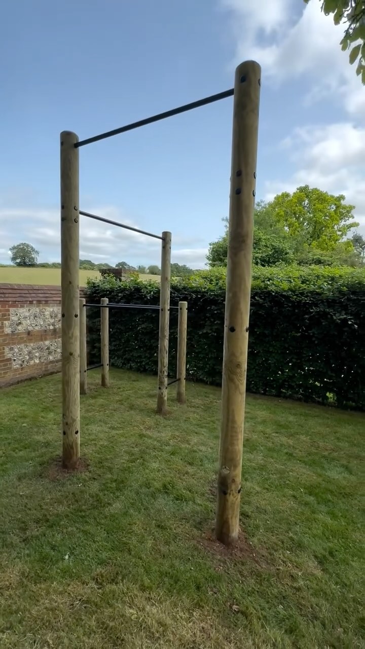 Nice installation of our double pull up and dip station in Andover, summer training 🔥🔥 #pullups #dipstationworkout #gardengym #outdoortraining