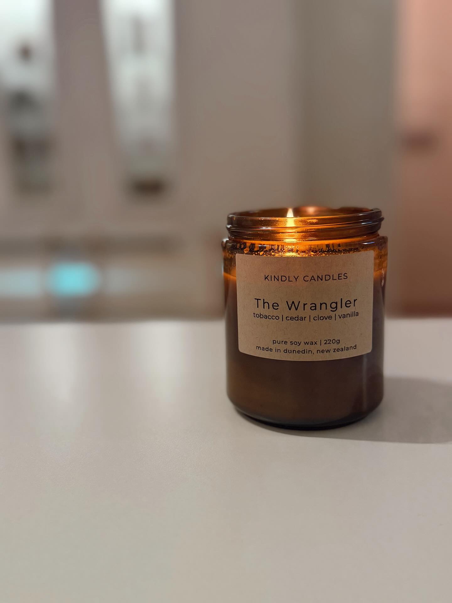 @kindlycandlesnz , bringing you a quiet moment of warmth on a cold, windy day 🍂
Candles are available to purchase at embellir x