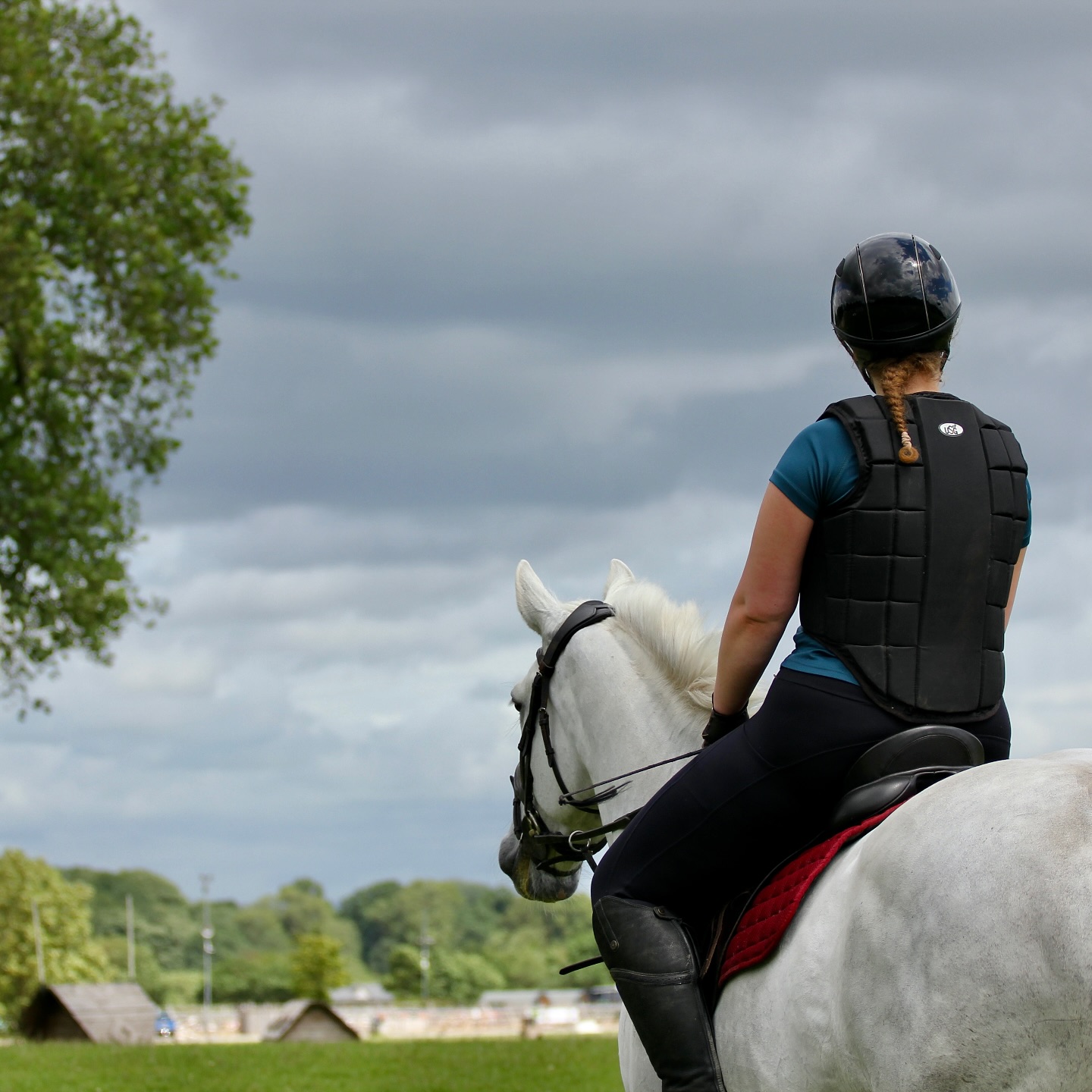 Gazing out onto all the possibilities 💫
Sneak peak from today shoot at @somerfordparkofficial the weather was kind only having 1 downpour before the sun came out!