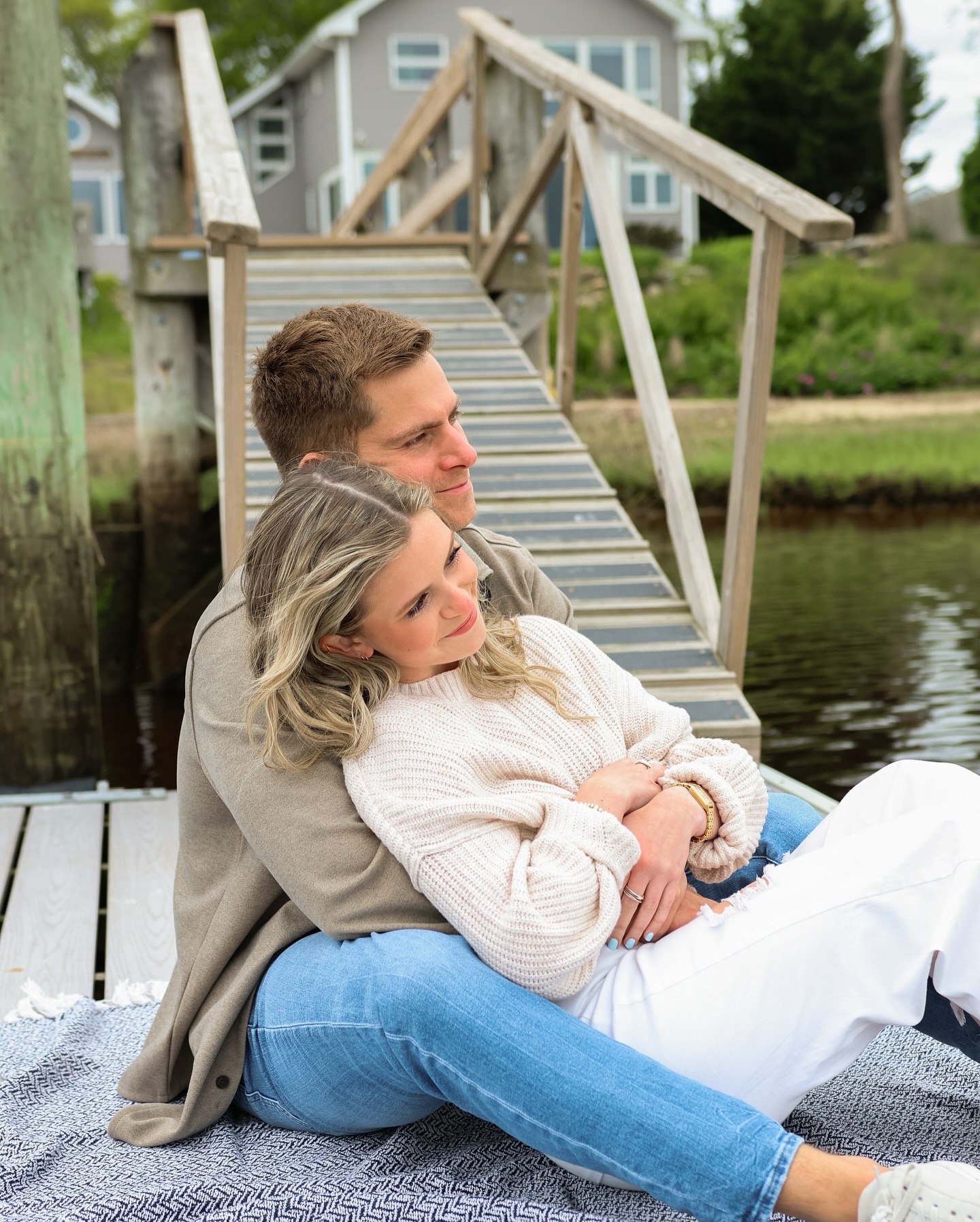 I once believed love would be black and white… But it’s golden 💛
.
.
.
#photography #capecod #couples #photoshoot #couplegoals