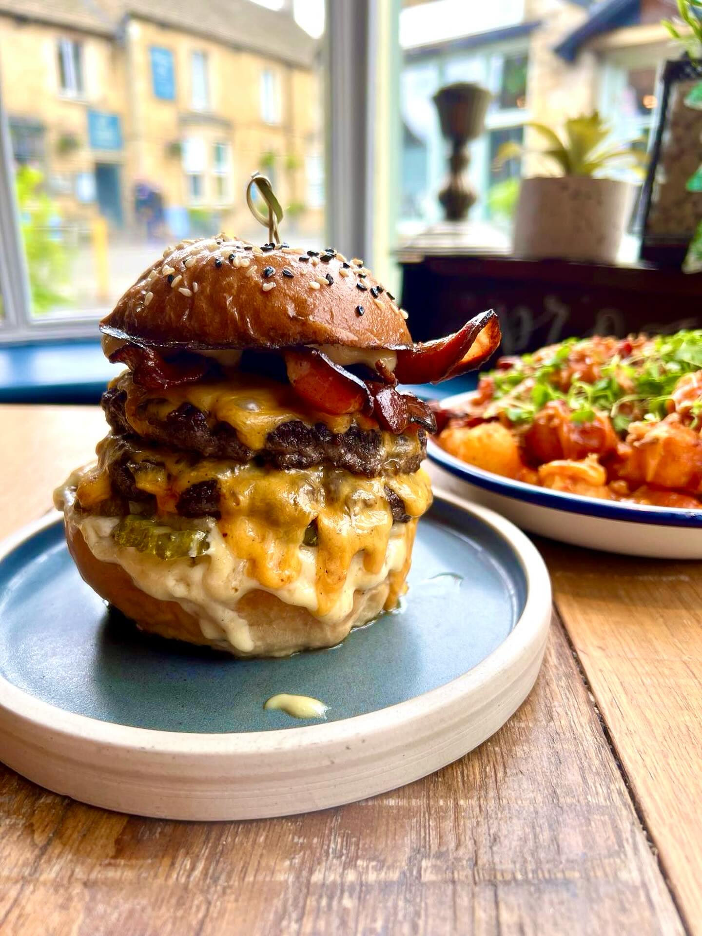 Our smiths classic 😍
Burnt Butter, Miso Mayonnaise
Sweet pickled onions
Pickles
Bacon
American cheese
^^ Taste sensation!!