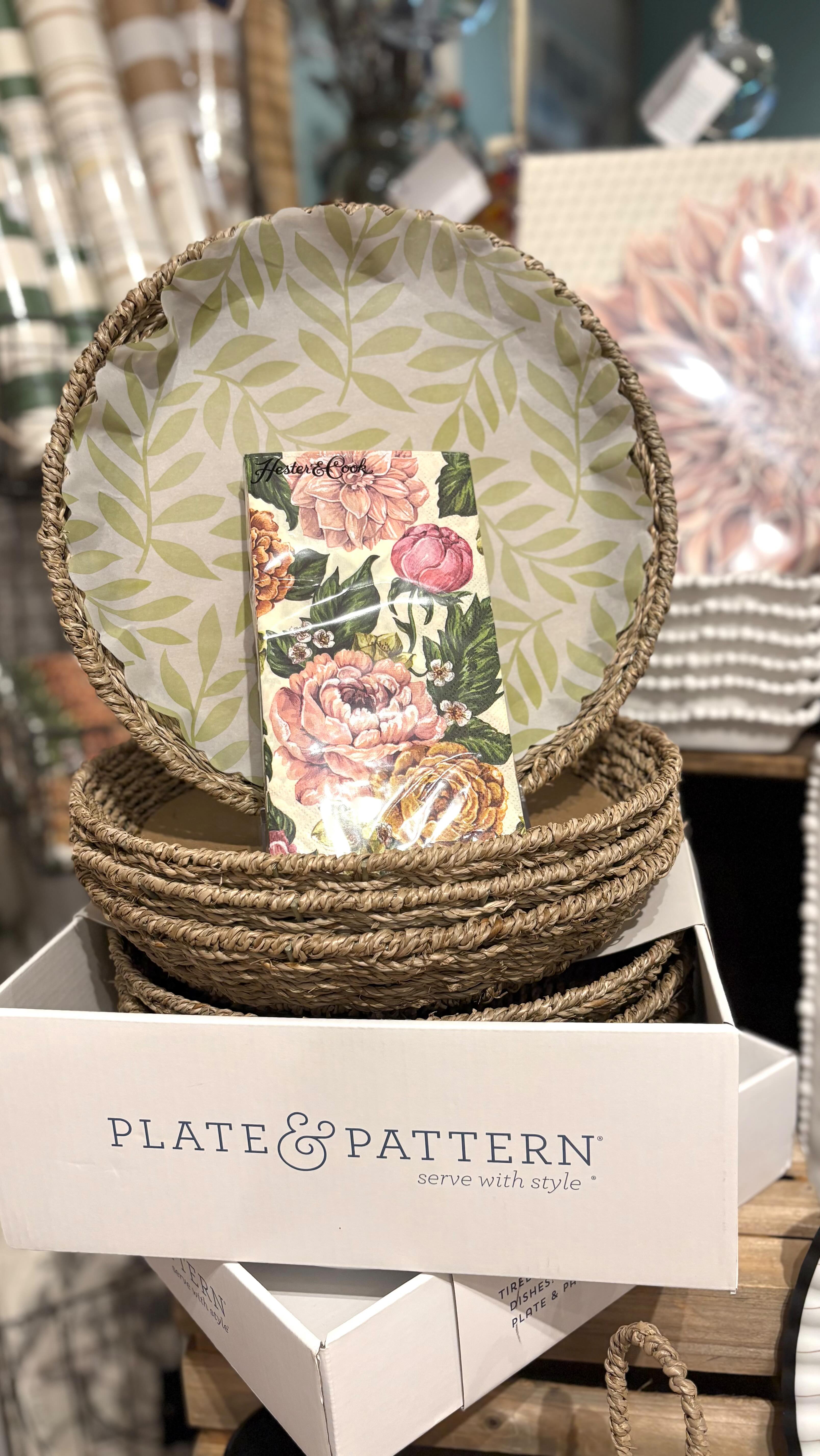 We have so many ways to help you refresh your outdoor dining experience.
#thenestonmainbelair #shoplocal #summertime #melamine #outdoordining