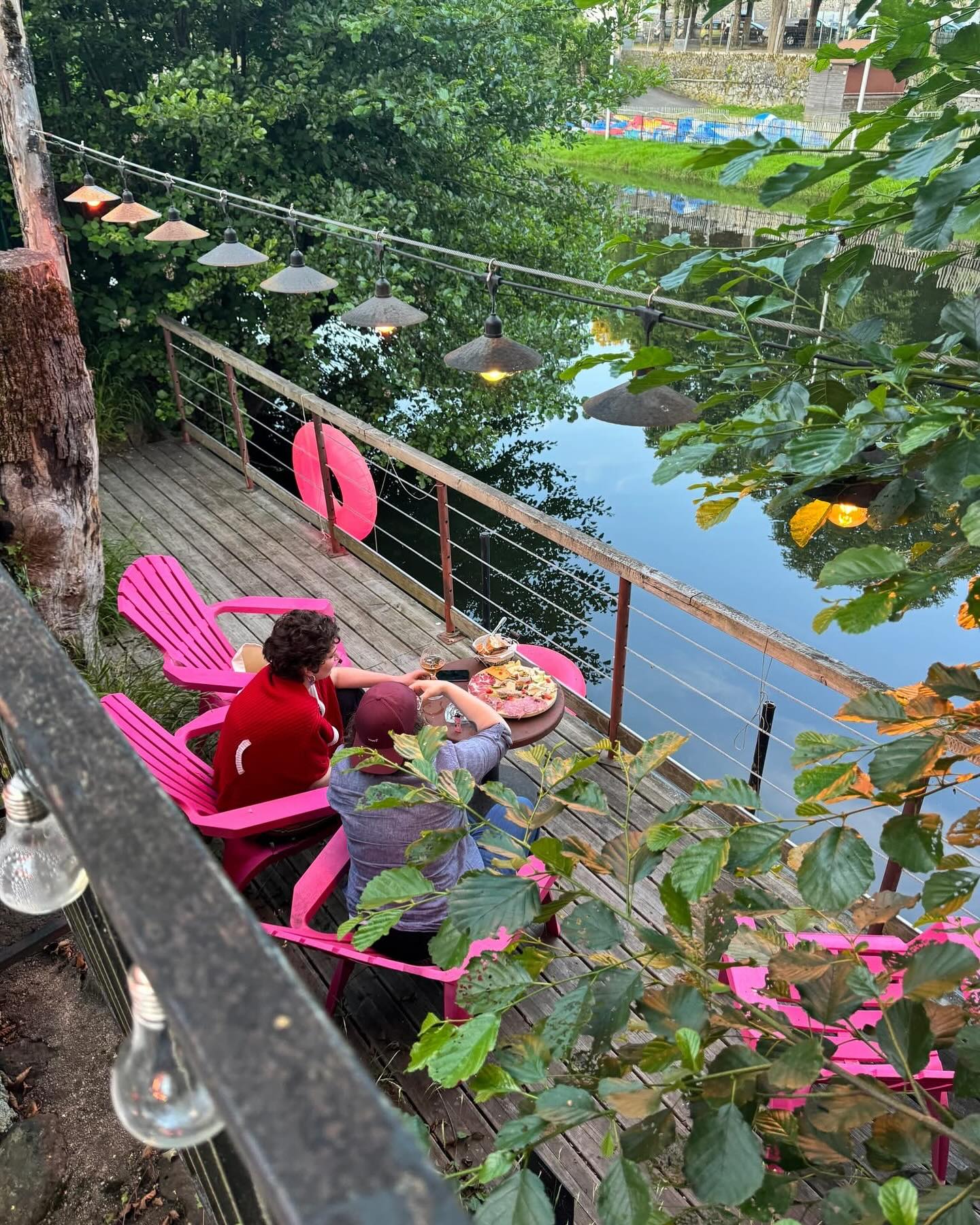 🌞 DU NOUVEAU AU CANOTIER LIVE !
✨ Du soleil, une nouvelle équipe, des saveurs qui font voyager, et… des OFFRES de folie ! T’es prêt ? 💥
🕕 NOUVEAUX HORAIRES :
📍 Du mardi au samedi dès 18h dès le 3 juin
🌙 Fermeture tardive les vendredis & samedis – On ne compte plus les heures, juste les bons moments !
🔥 DU 3 AU 7 JUIN : LANCEMENT FESTIF !
🥪 Tartine + verre de vin ou pression OC Blonde → 10€ seulement (au lieu de 14€)
🍹 Happy Hour de 18h à 20h :
➡️ Cocktails avec alcool à 6€
➡️ Cocktails sans alcool à 4€
🎟️ PASS TERRASSE :
25€ = 30€ à dépenser en juin + tirage au sort → Gagne une tartine & un cocktail offerts !
🌍 NOUVELLE CARTE : TARTINES DU MONDE
De la fraîcheur, du goût, du voyage en une bouchée – à découvrir absolument !
👩🍳 NOUVELLE ÉQUIPE
Fraîche, passionnée et ultra motivée pour faire de chaque soirée un vrai moment de kiff.
🎶 JUIN = PROGRAMMATION LIVE :
🎸 14 juin : Peter le Chapeau Noir – vibes folk & chill
🎤 18 juin : Comedy Canotier Club – open mic, viens briller !
🎧 21 juin : Fête de la Musique – DJ Skydrum jusqu’au bout de la nuit !
😎 Cet été, la bonne adresse, c’est ici.
🥂 La terrasse secrète qui devient ton QG.
📍 RDV dès le 3 juin à 18h !
Ramène tes potes, ta bonne humeur, et laisse-toi porter 🍹🎶
#TerrasseSecrète #TartinesDuMonde #HappyHour #OffreLancement #NouvelleTeam #LiveMusic #OpenMic #FeteDeLaMusique #BonnesVibes #PassTerrasse