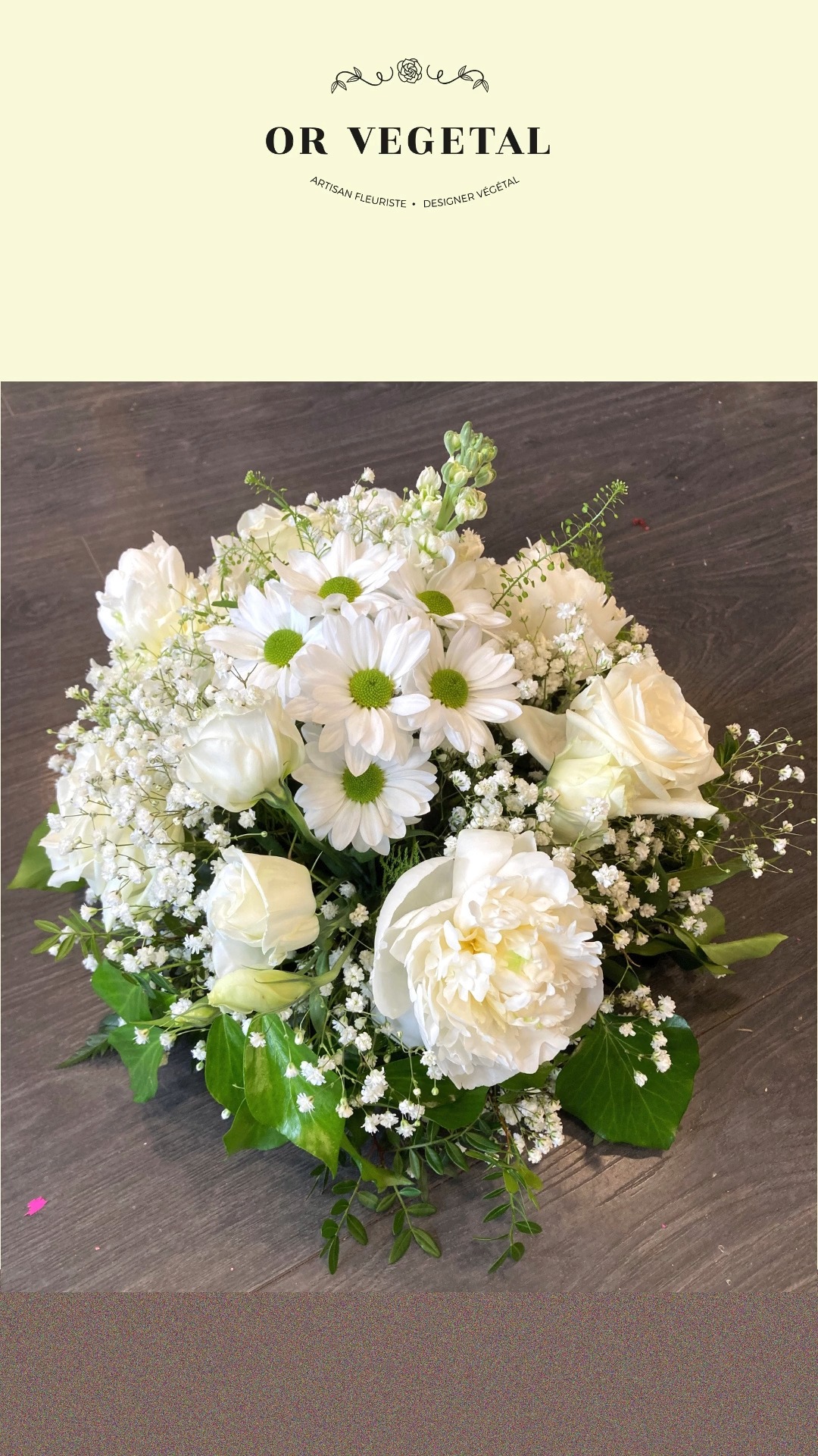 Dans les moments de séparation, les fleurs ont ce pouvoir singulier d’exprimer ce que le cœur ressent mais ne sait pas toujours formuler.
Offrir une couronne de deuil, c’est poser un geste de présence, d’hommage et de douceur. C’est accompagner les adieux d’une trace de beauté vivante, silencieuse et respectueuse.
Chez Or Végétal, chaque couronne est composée avec soin et simplicité, dans le respect de vos intentions et de vos émotions.
✨ Créations sur mesure – avec écoute et discrétion.
📍 À retrouver en boutique ou sur rendez-vous.