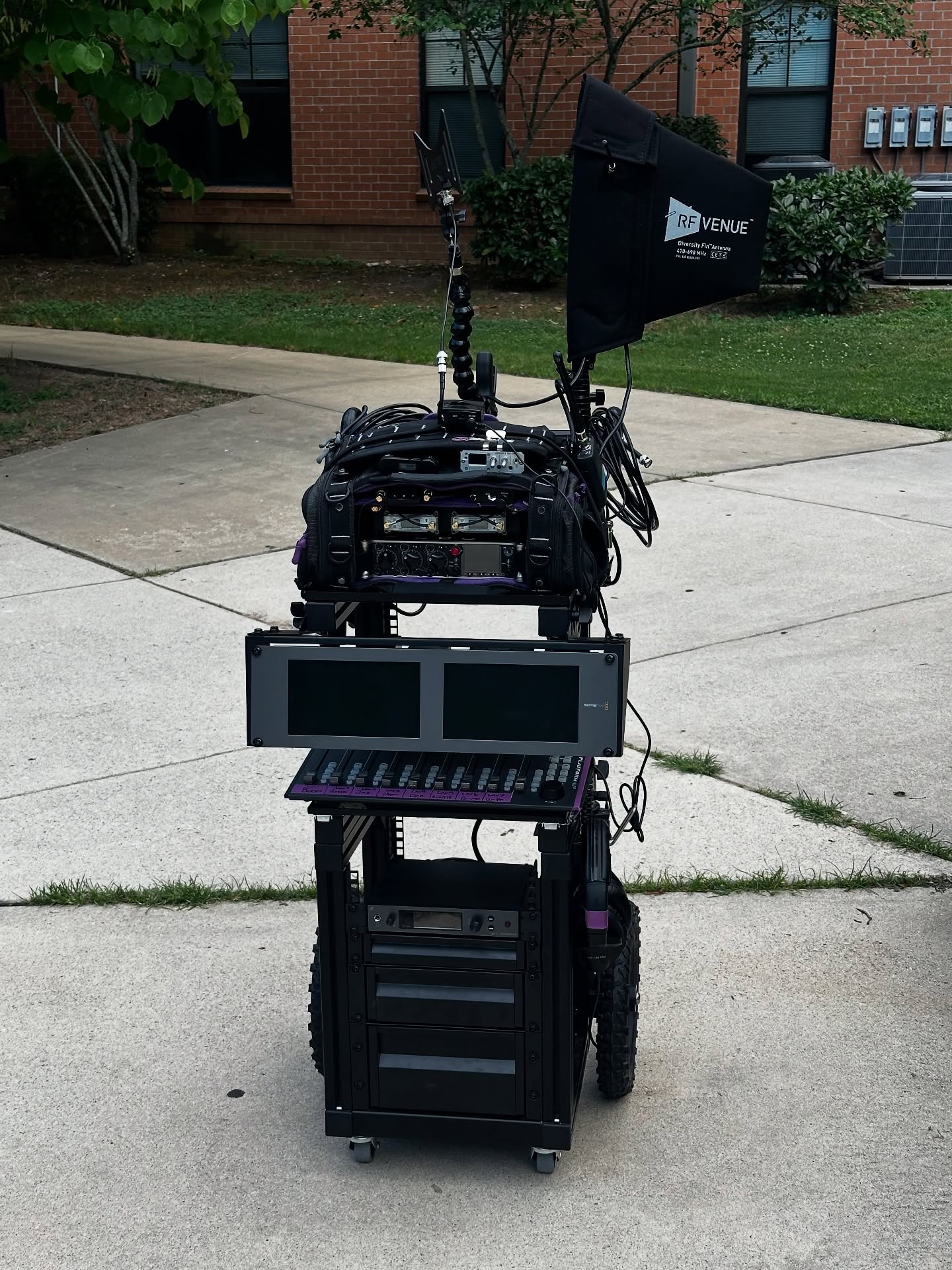 BTS of a 5 day commercial shoot we did for Procter & Gamble featuring soundcarts, bathtub booming, and general tomfoolery.
#productionsound #productionsoundmixer #locationsound #soundmixer #soundcart #sounddepartment #sounddevices #bts #atlantasound #behindthescenes