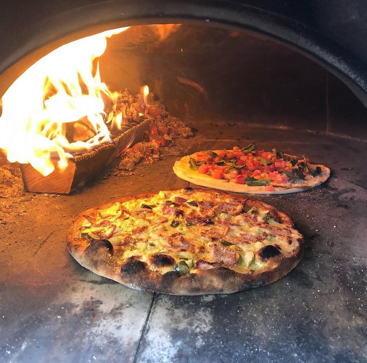 @sabores_de_lena_ will be serving up some delicious artisanal pizzas today from 12-5pm! 🍕 Stop down and treat yourself! #sundayfunday #pizzasundays