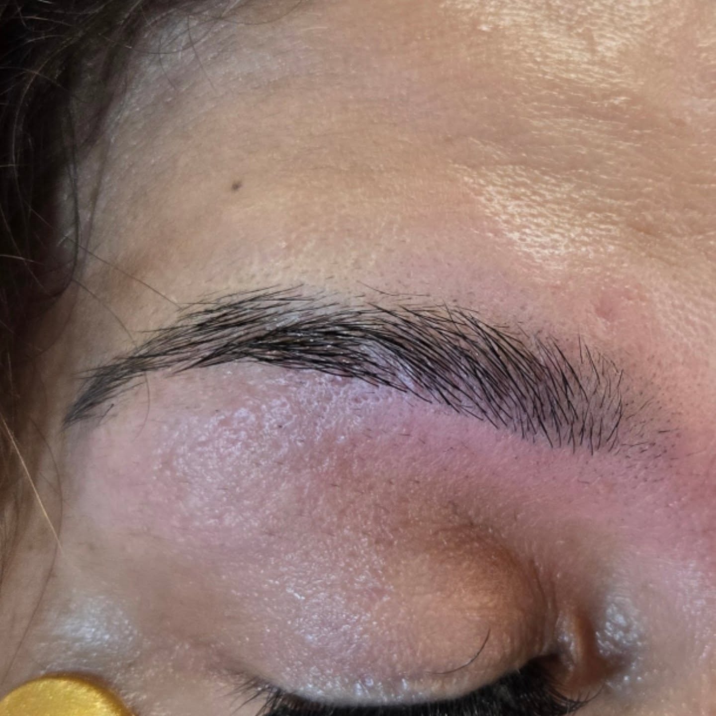 Brow wax and tint for the win! She has been growing her brows out from over tweezing. As you can see in the before pictures (slides 2 and 4) she was very big and blocky in the front, which tends to pull the eye area down, so with mapping her brows we picked up the front of her brow where the top and bottom lines run parallel to one another and flatter her face by giving a lifting look to the face! We love a natural brow over here, but bigger isn't always better! And the tint brought it all together for a fuller cohesive look as we continue to keep growing and rehabbing these beauties!!
Trust the process! It takes seconds to over tweeze and months to grow those hairs out!
#browwaxinghiram #hiramgeorgia #beforeandafter @browbossga @paintedrootshairsalon