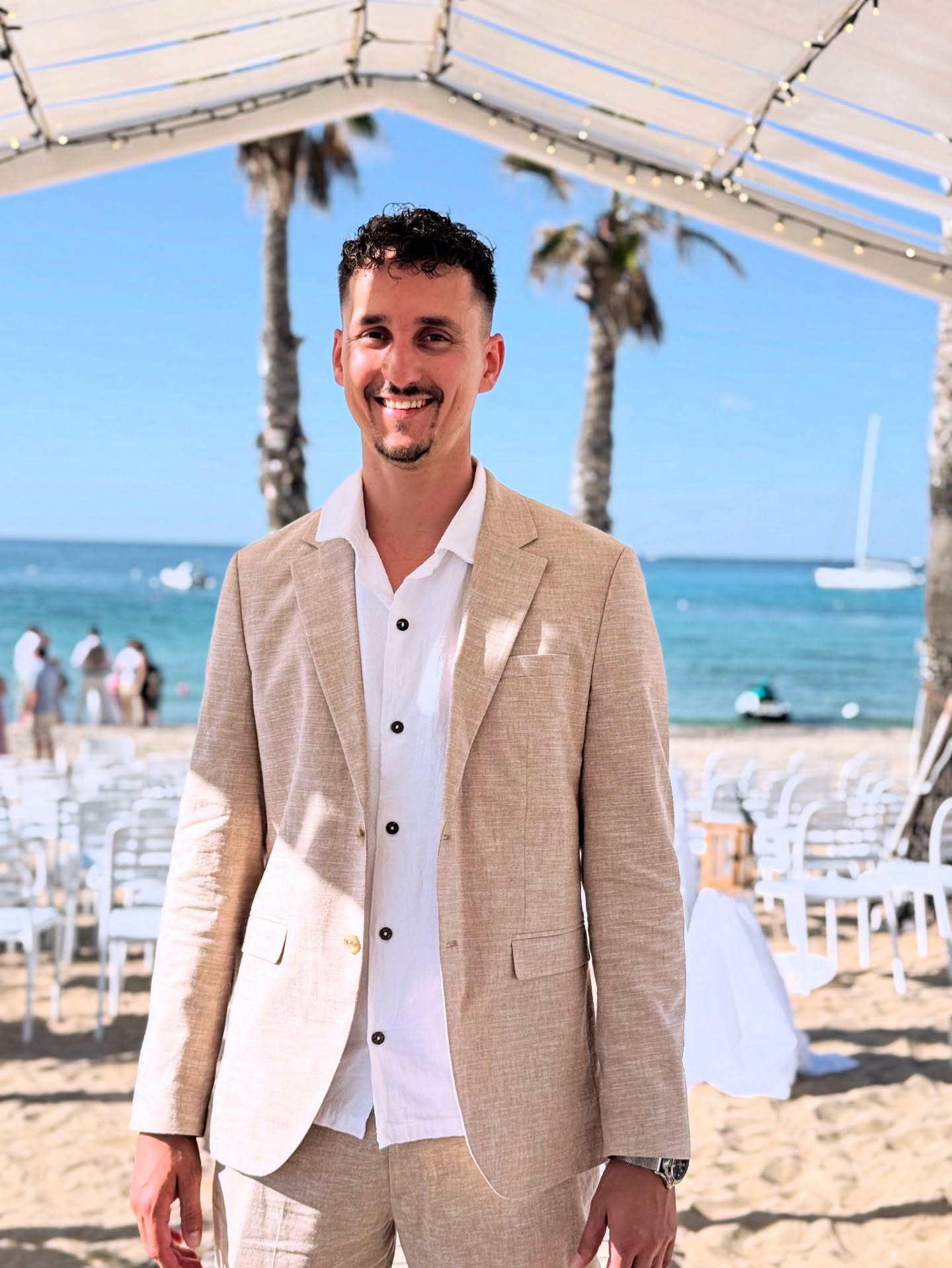 Guy behind GruBerry Weddings