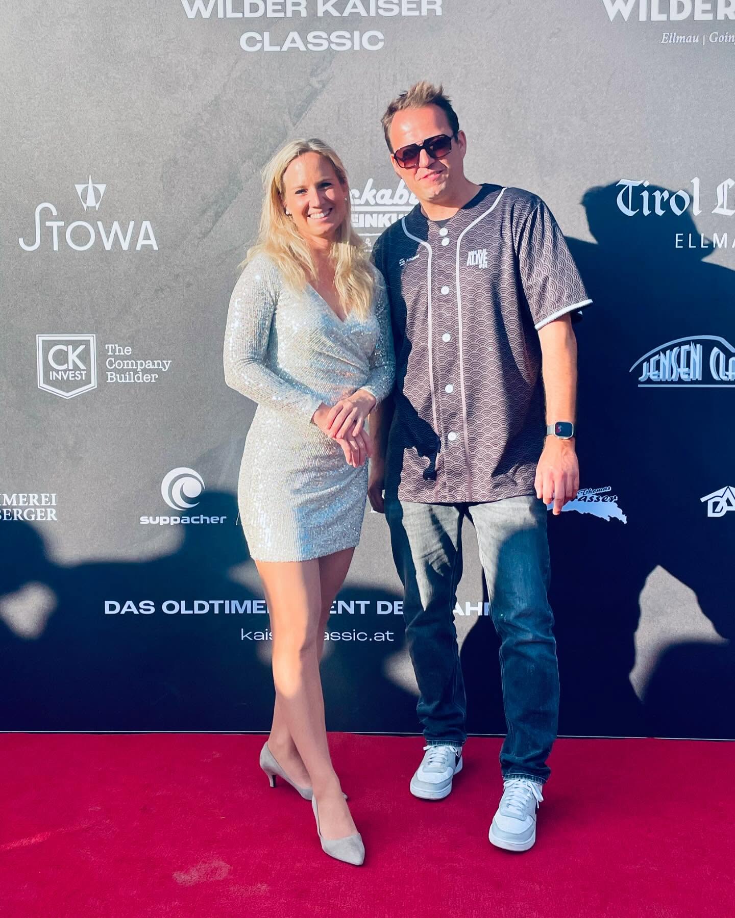 🚗💨 Wilder Kaiser Classics – Oldtimer-Rallye 2025 🏁
Elegante Karossen, traumhafte Bergkulisse & nostalgisches Fahrgefühl!
Dazu: feinste Sounds mit DJ & Sax🎷🎧
#WilderKaiserClassics #OldtimerRallye #ClassicCars #AlpenRallye #VintageVibes #TirolErleben #BenzinImBlut #RetroFeeling #Bergkulisse #SoundtrackDerAlpen #djundsax