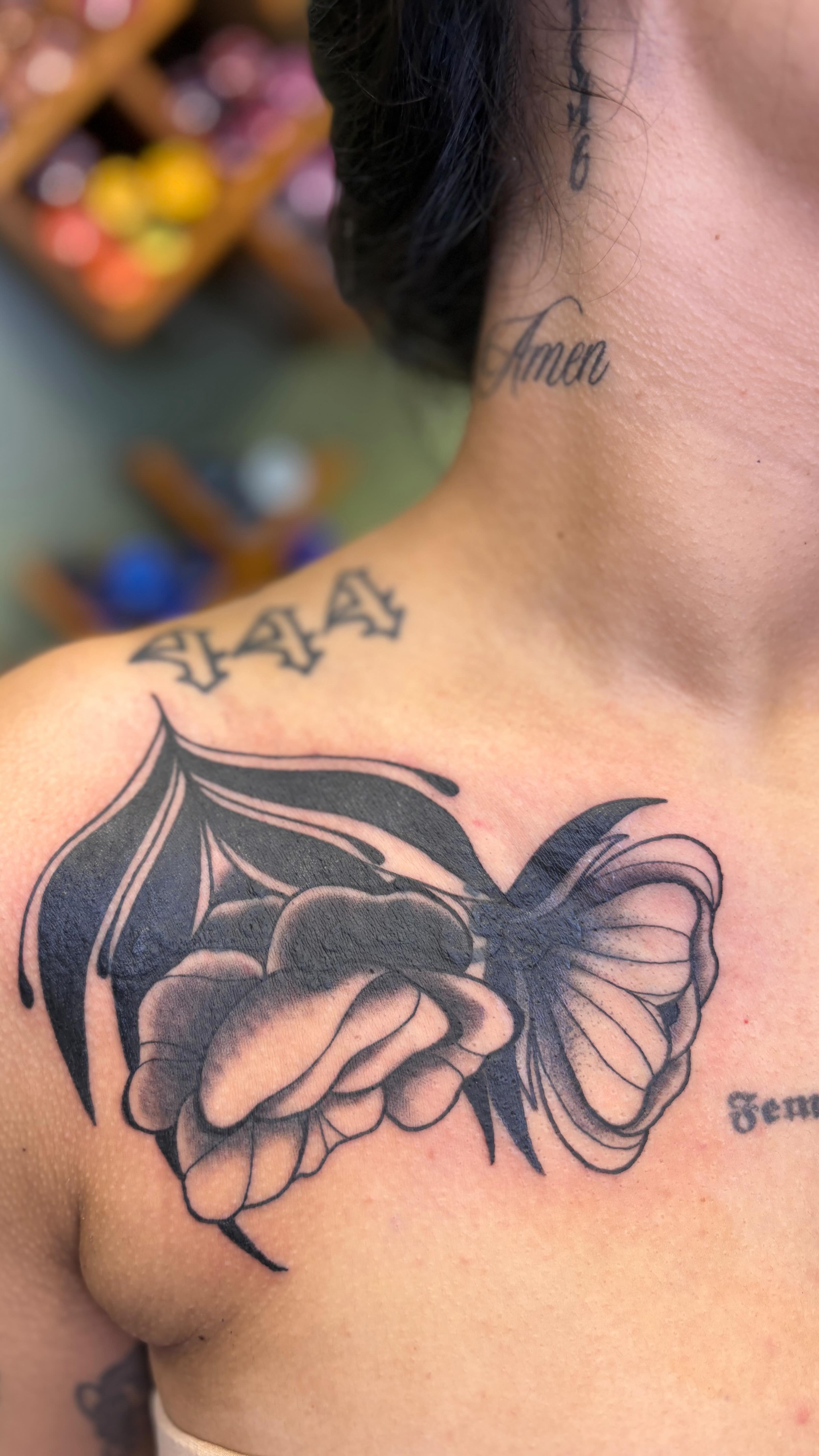 Loved doing this cover up! I want to do more tattoos in this style!! DM me your ideas 💡
#sanantoniotattooartist #femaletattooartist #floraltattoo #ornamentaltattoo #coveruptattoos