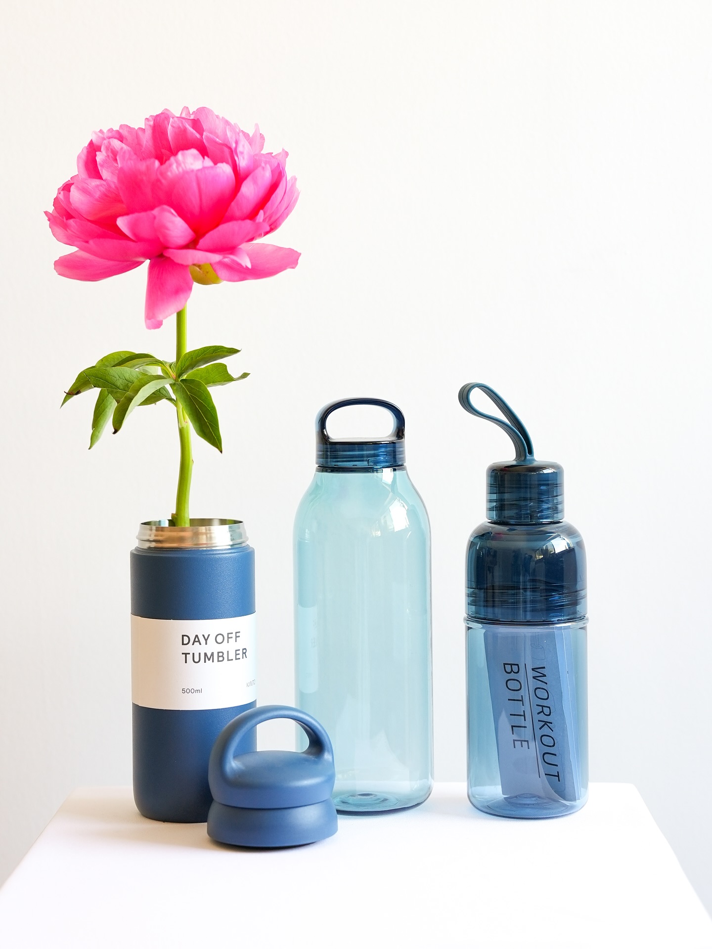 LES GOURDES ET BOUTEILLES
Des alliées indispensables pour vos journées.
Découvrez une large gamme de gourdes et bouteilles pour une utilisation au quotidien et adaptée à votre style de vie.
Des produits conçus pour des moments différents de la journée.
Gourdes isotherme pratiques pour des boissons chaudes ou froides idéales pour la vie active, transportables dans n’importe quelles circonstances.
Gourdes ou bouteilles légères pour vos boissons froides ou à température ambiante, idéales pour votre quotidien et pour les sportifs.
Ces produits ont tous des points communs :
la praticité, la qualité du matériau durable pour garder vos boissons à température qui vous convient le mieux, le design simple et efficace, des bouchons qui permettent de boire facilement sous n’importe quel angle, la possibilité de changer les joints d’étancheité et un design simple et efficace.
À découvrir en boutique 3 rue du 1er mai à Narbonne
Ou sur le site internet (envoi dans toute la France).
📸 @cocosconcept_
#gourde #bouteille #lifestyle #japon #maeko #narbonne #conceptstore