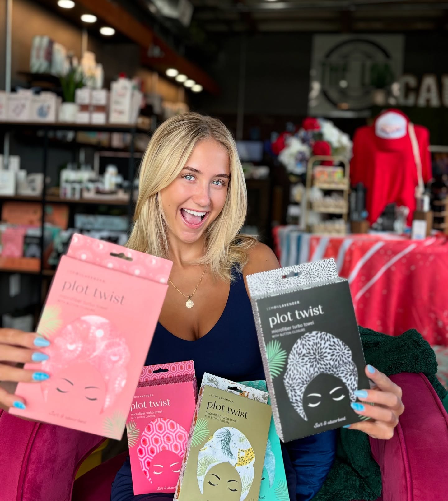 ✨ TURBAN TOWEL = GAME CHANGER ✨
Say goodbye to bulky bath towels and hello to your new haircare BFF 👋💁♀️
Here’s why we LOVE a Turban Twist Towel:
🌀 Reduces breakage – It’s super gentle on wet, fragile strands
💨 Speeds up drying time – Microfiber fabric absorbs water fast
🧖♀️ Frizz-fighting – Less rubbing = smoother, shinier hair
🎀 Lightweight & secure – No more slipping or heavy towel headaches
👜 Perfect for on-the-go – Ideal for gym bags, beach days, or travel
Whether you’re air-drying or prepping for heat styling, this towel supports healthy, happy hair from root to tip 💫 Snatch yours today at The Lab!
👉 Drop a 💗 if you already use one—or tag a friend who needs to make the switch!
#haircaretipsandproducts #healthyhairhabits #clermont #salonsecrets #frizzfree #beautybasics #clermontsalon