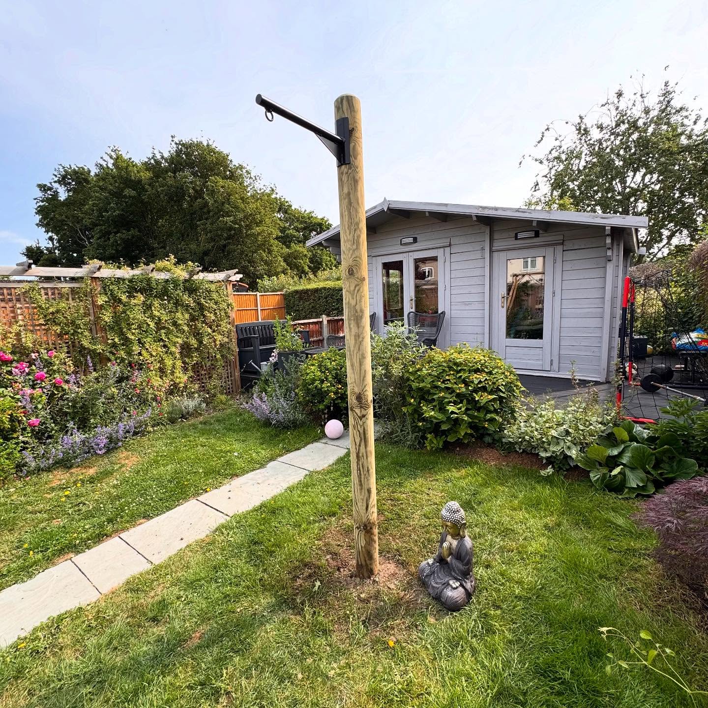 Boxing bag post for a customer in Hornchurch, get ready for the fight 👊👊 #boxing #outdoortraining #gardengym