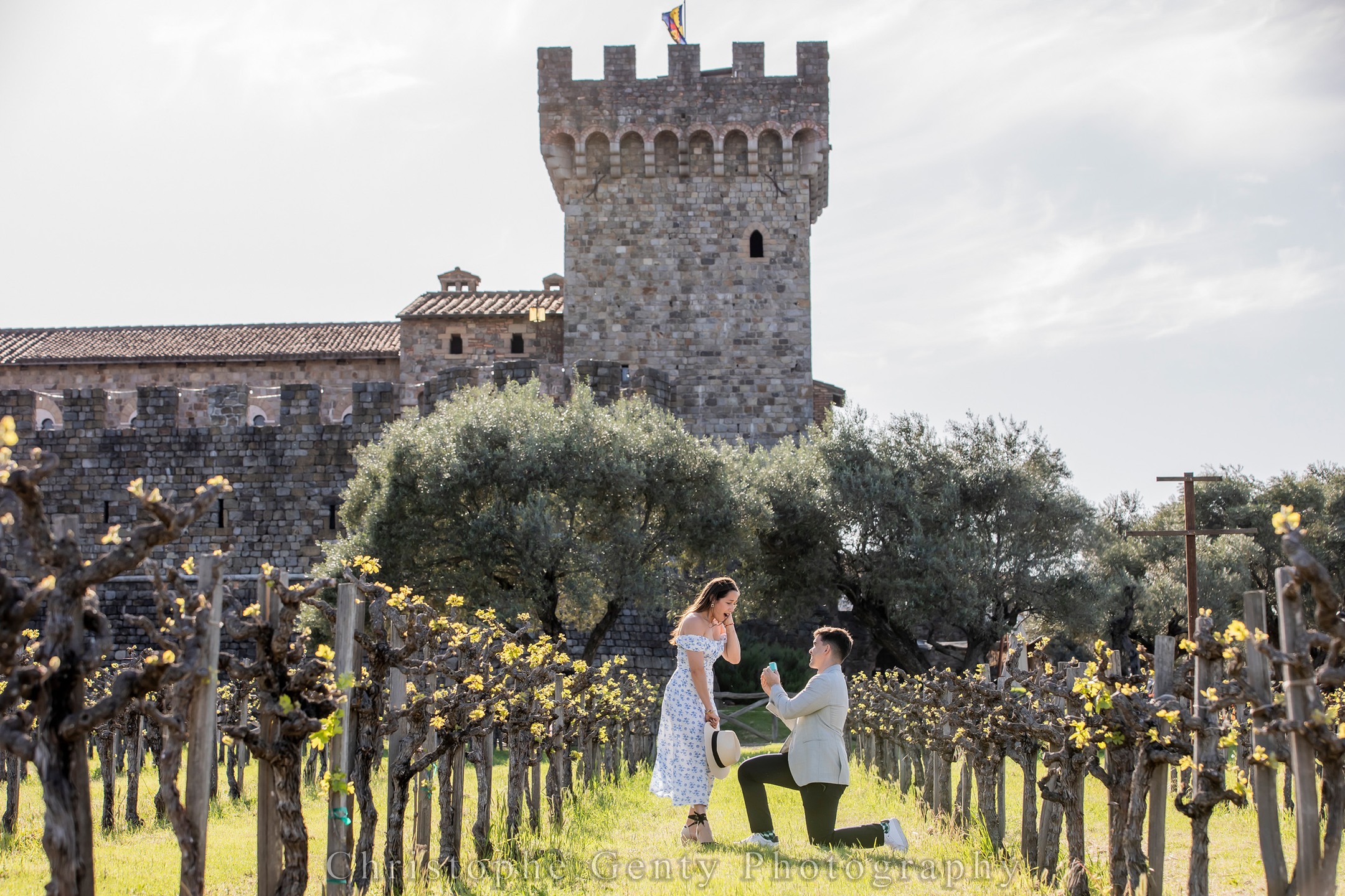 She said yes! 💍🏰
Carlos popped the question at the castello, and Laura said yes — a fairytale moment they’ll never forget.
#NapaPhotographer #NapaProposal #NapaEngagement #NapaValleyPhotographer