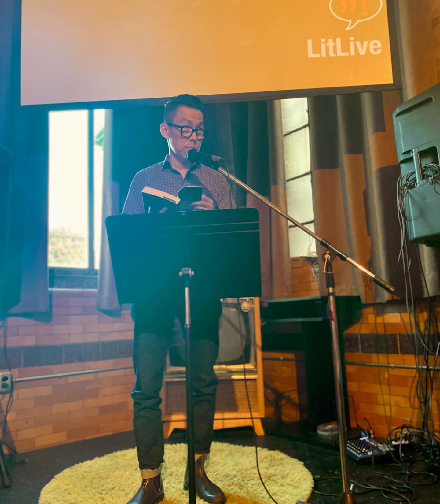 We had a truly SENSATIONAL last Lit Live of the season with readers @jackwangauthor @teresempierre @notyrmuse @homemadepoem @amlaujo 🎤📖🎤
Thank you to @thestaircase for being such a fabulous home! And thank you to @ontarioartscouncil and @cityofhamilton for the funding that keeps us connecting authors and audiences every month! 👏🏾👏🏾👏🏾
Thank you to every single one of you that came out to a Lit Live event this season! Thank you for buying books, supporting Canadian authors, and making Lit Live such a warm, inviting, inclusive space. ❤️
SEE YOU IN SEPTEMBER!! #hamont #literaryevent #readingseries #writingcommunity #canlit