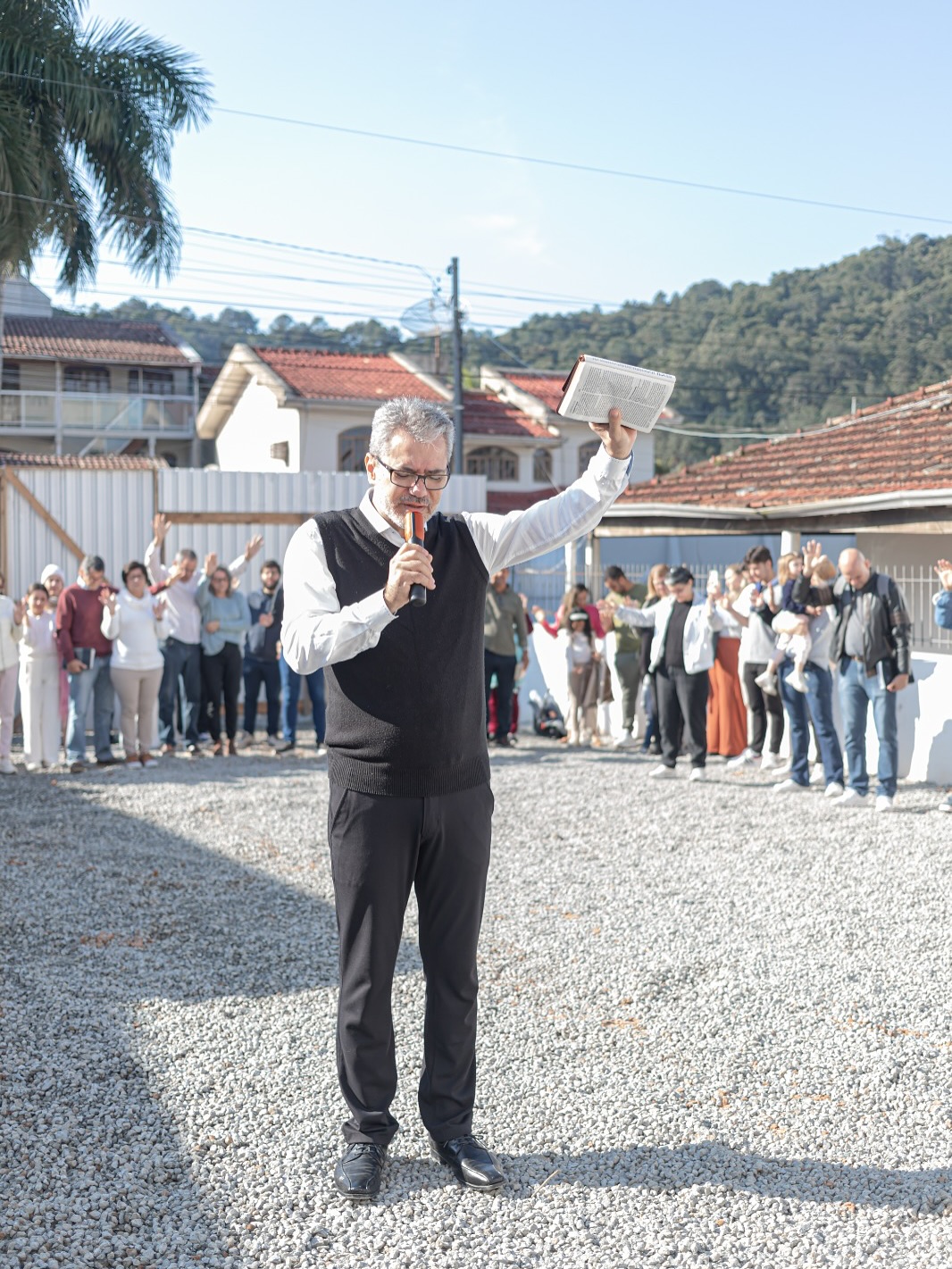 O culto desta manhã foi marcado por um tempo precioso na presença de Deus! 🙌
Celebramos a Ceia do Senhor com gratidão e reverência, e como igreja, nos unimos em oração pela campanha de expansão. Louvamos ao Senhor por tudo o que Ele já tem feito — e por tudo o que ainda está por vir!
Somos uma igreja forte, viva, e conduzida pela fé que temos em Jesus Cristo. Filhos de um Deus que é fiel em cada detalhe. Que Ele continue nos abençoando e nos guiando nessa nova etapa!